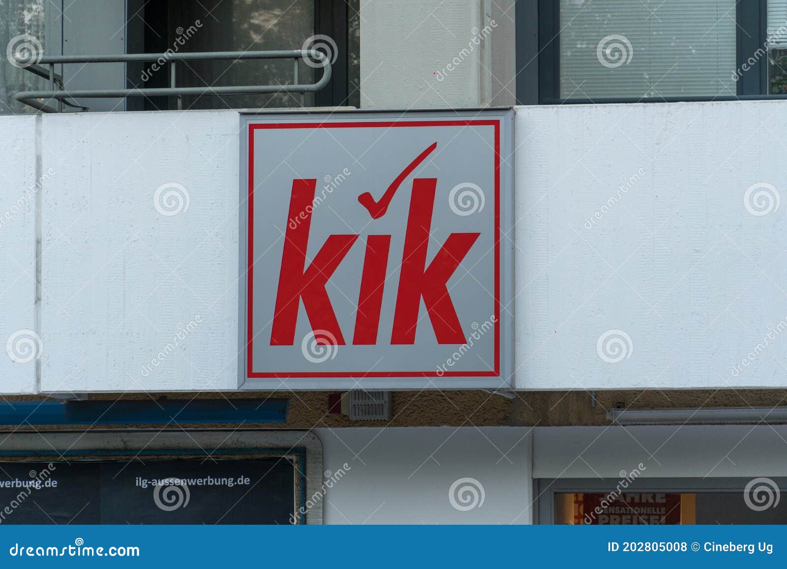 klynke spole flydende Kik store exterior sign editorial stock photo. Image of business - 202805008