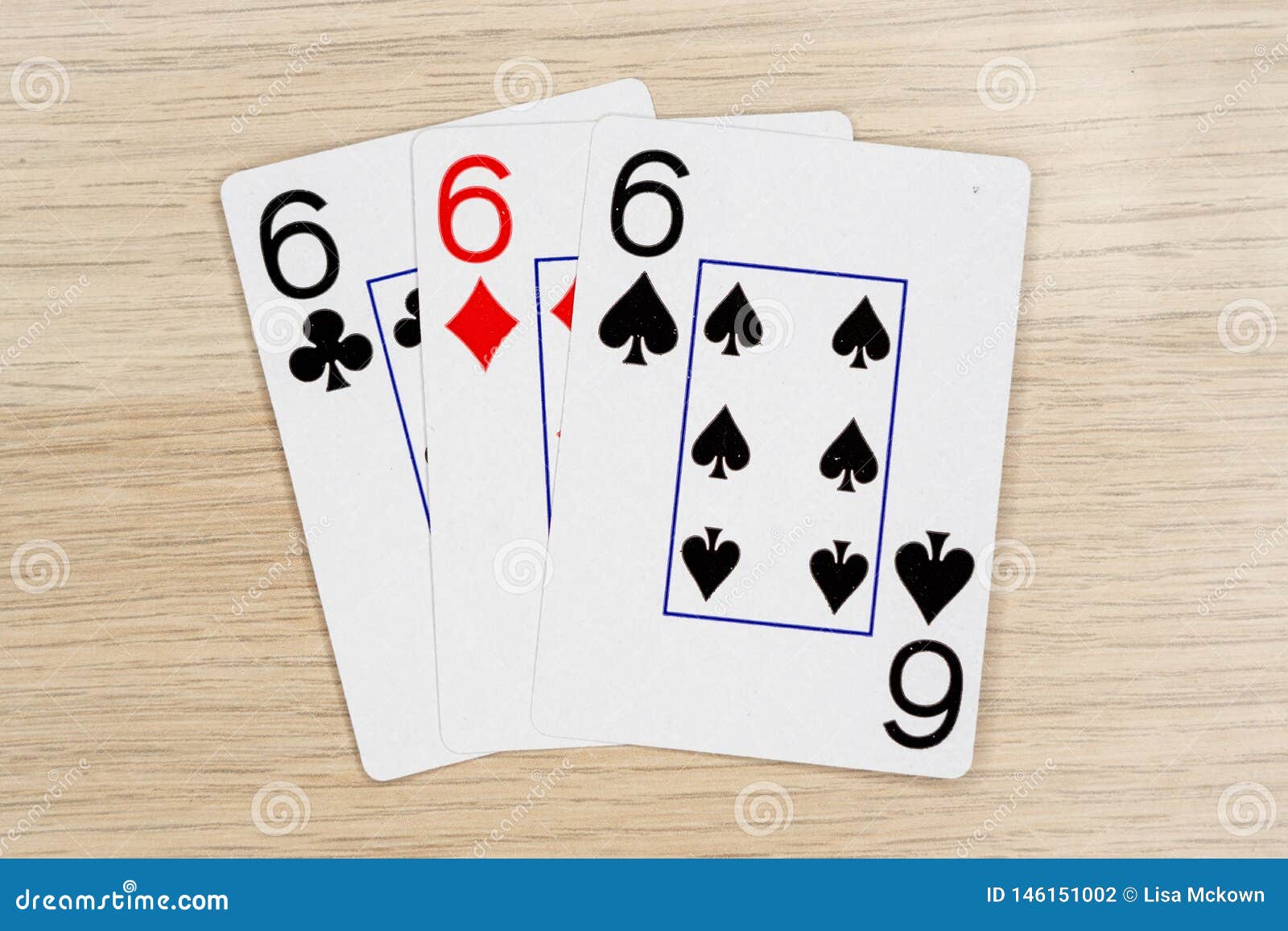 Играть 6 карту. Карты игральные шестерка. Покерные карты шестерки. Карты для покера 6. Карты три шестерки.