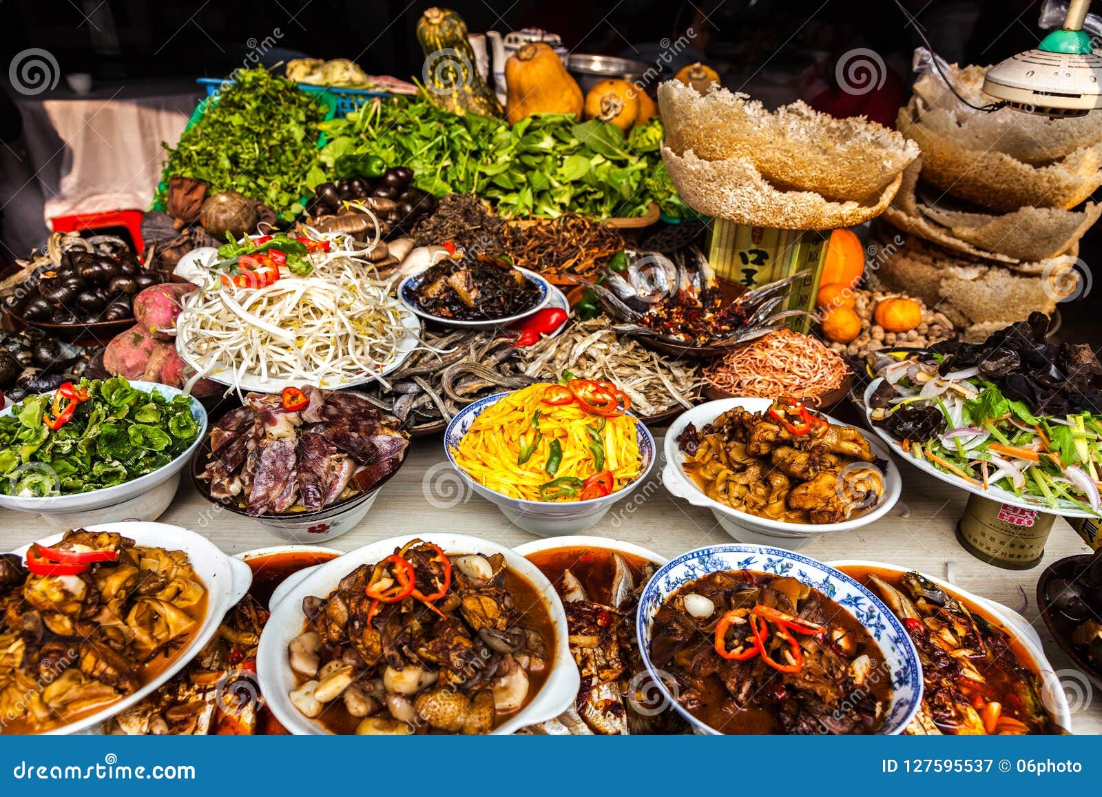 Kinesisk mat fotografering för bildbyråer. Bild av maträtt 127595537
