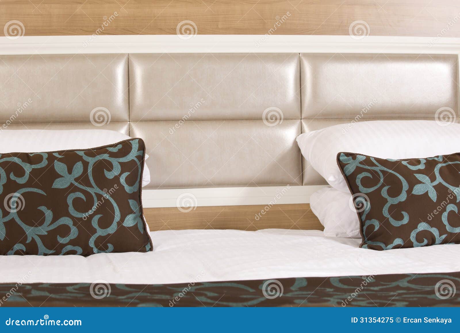 King Sized Bed in a Luxury Hotel Stock Image Image of space, wood