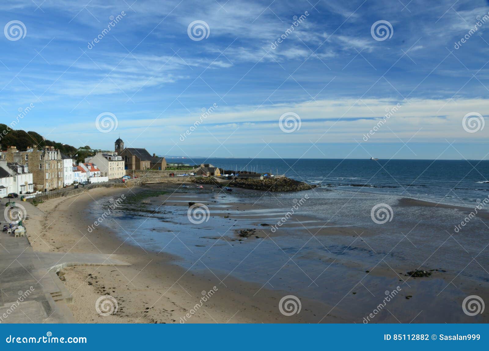Kinghorn Harbour stock photo. Image of fife, boat, tower 85112882