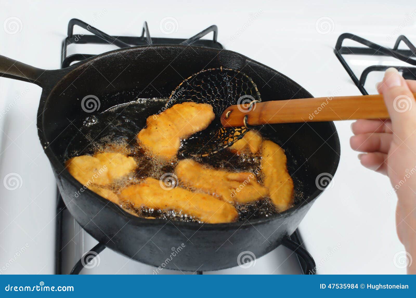 diameter Voeding paar Kip die in olie frituren stock foto. Image of heet, keuken - 47535984