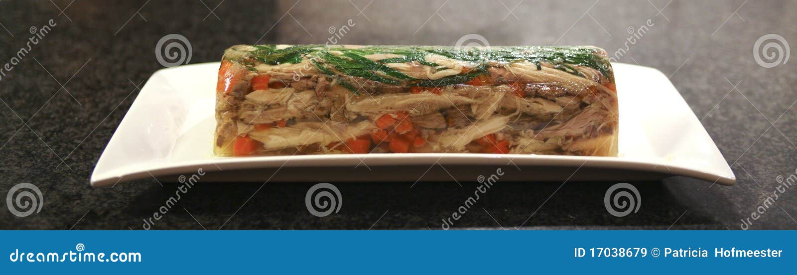 Kip en taragon terrine stock afbeelding. Image of voedsel 17038679