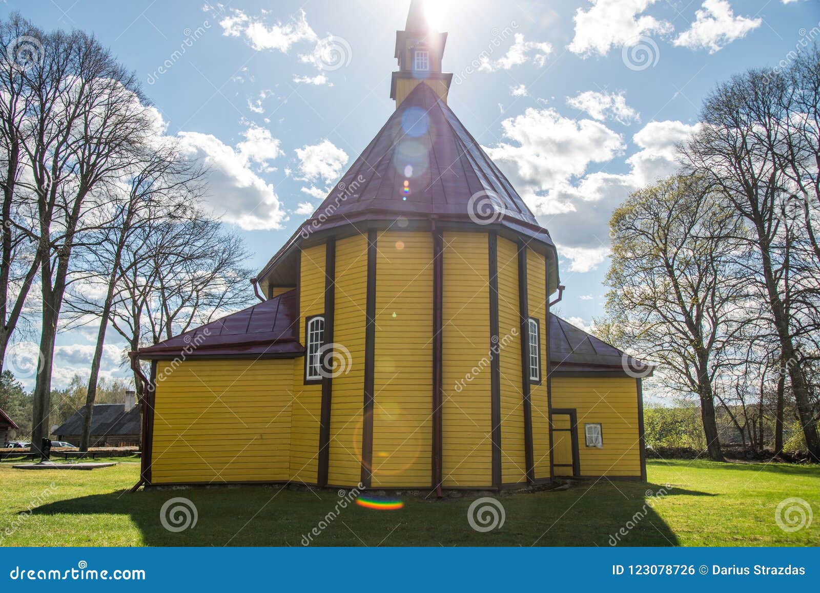 Kirche Gemacht Vom Holz in Europa Stockfoto - Bild von historisch ...