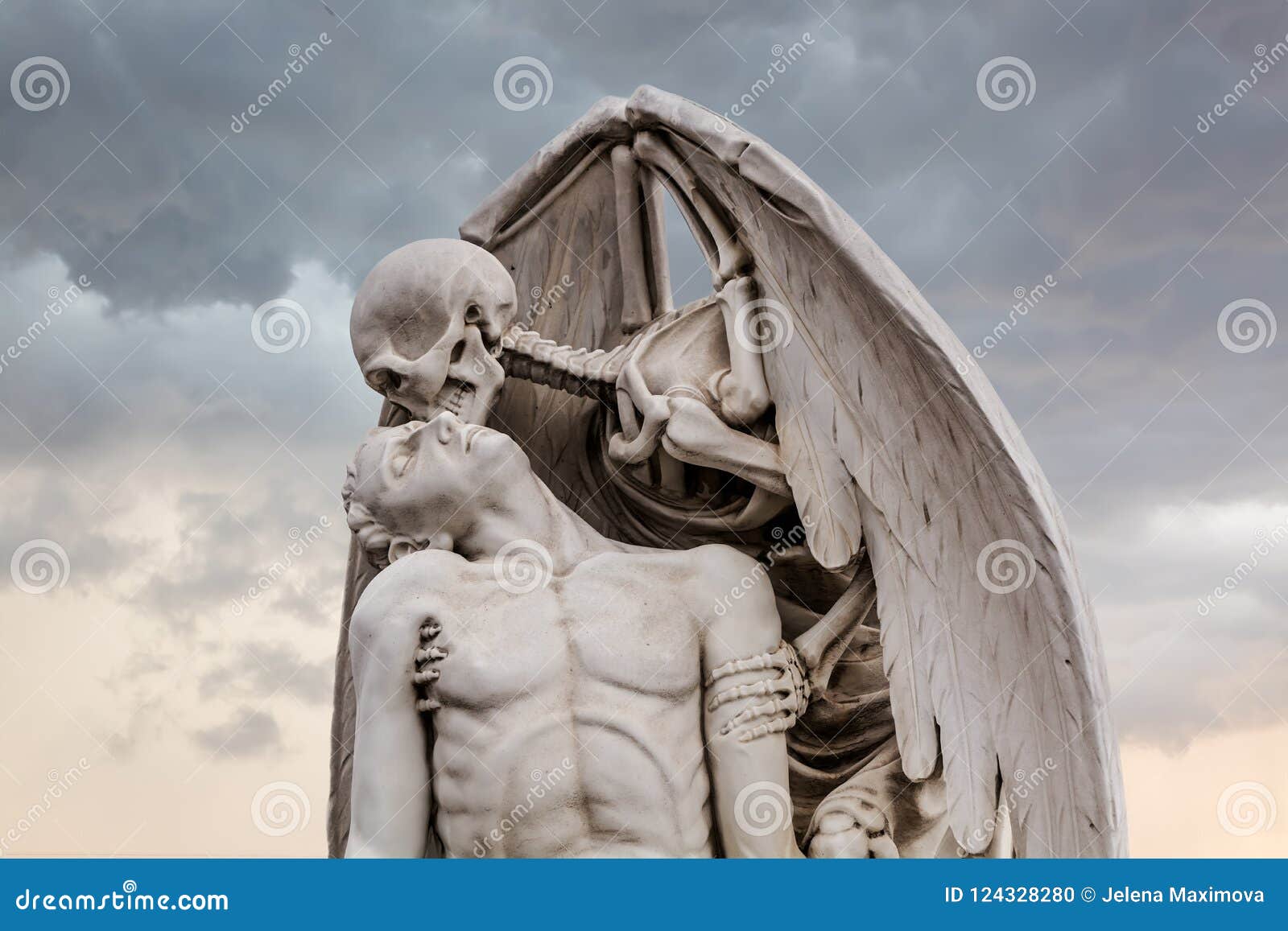 27 Kiss Death Statue Photos Free Royalty Free Stock Photos From Dreamstime