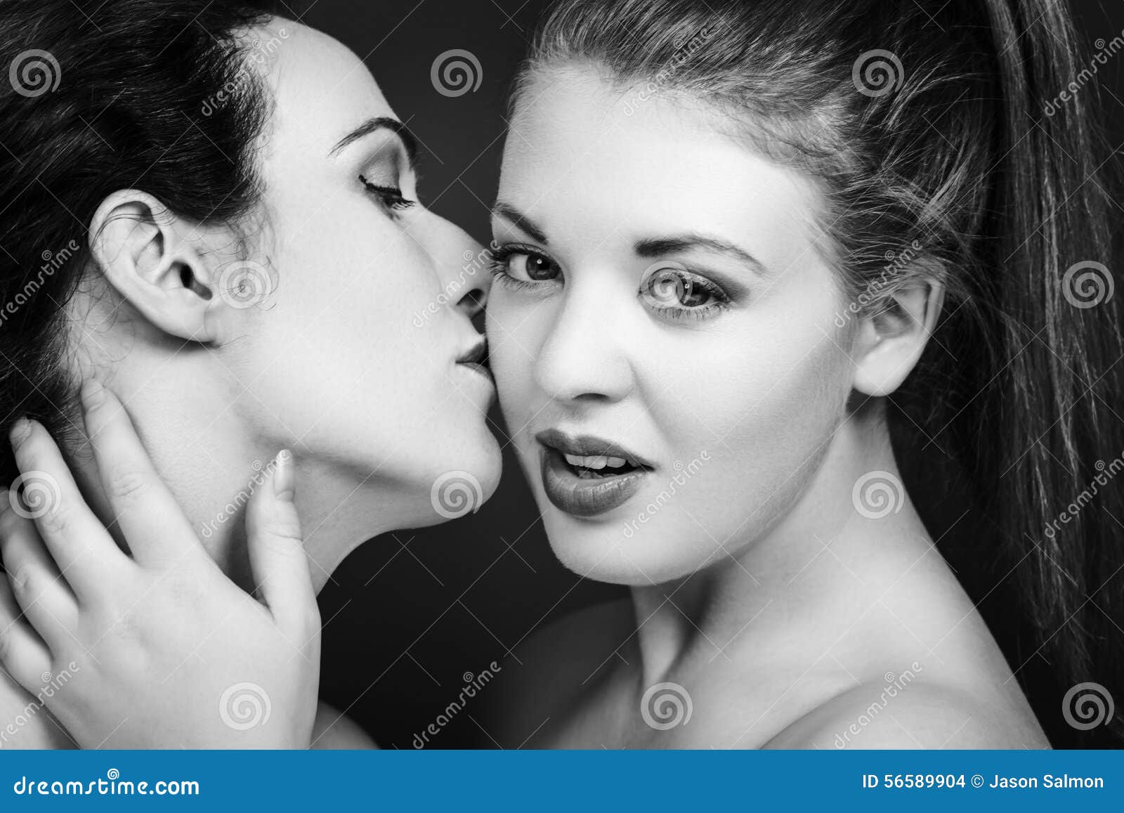 Two girls lick. Сибил LEZKISS. Two women kissing. Two women in Love.