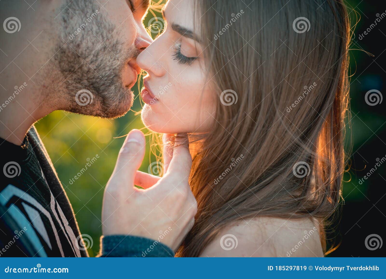 Love Couple Kiss