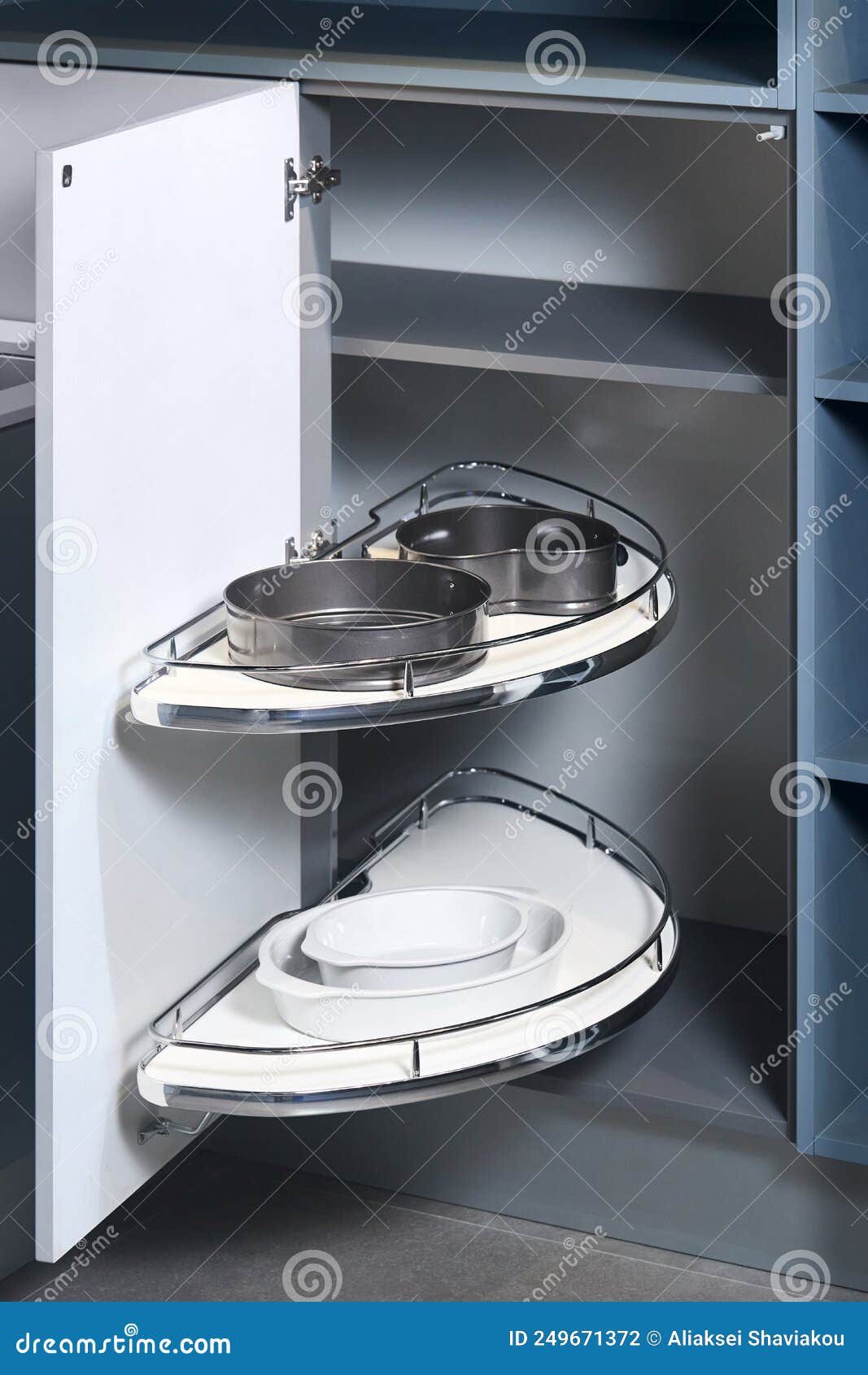 Kitchen Access Mechanism Magic Corner for Blind Corner Solution for a Kitchen Corner