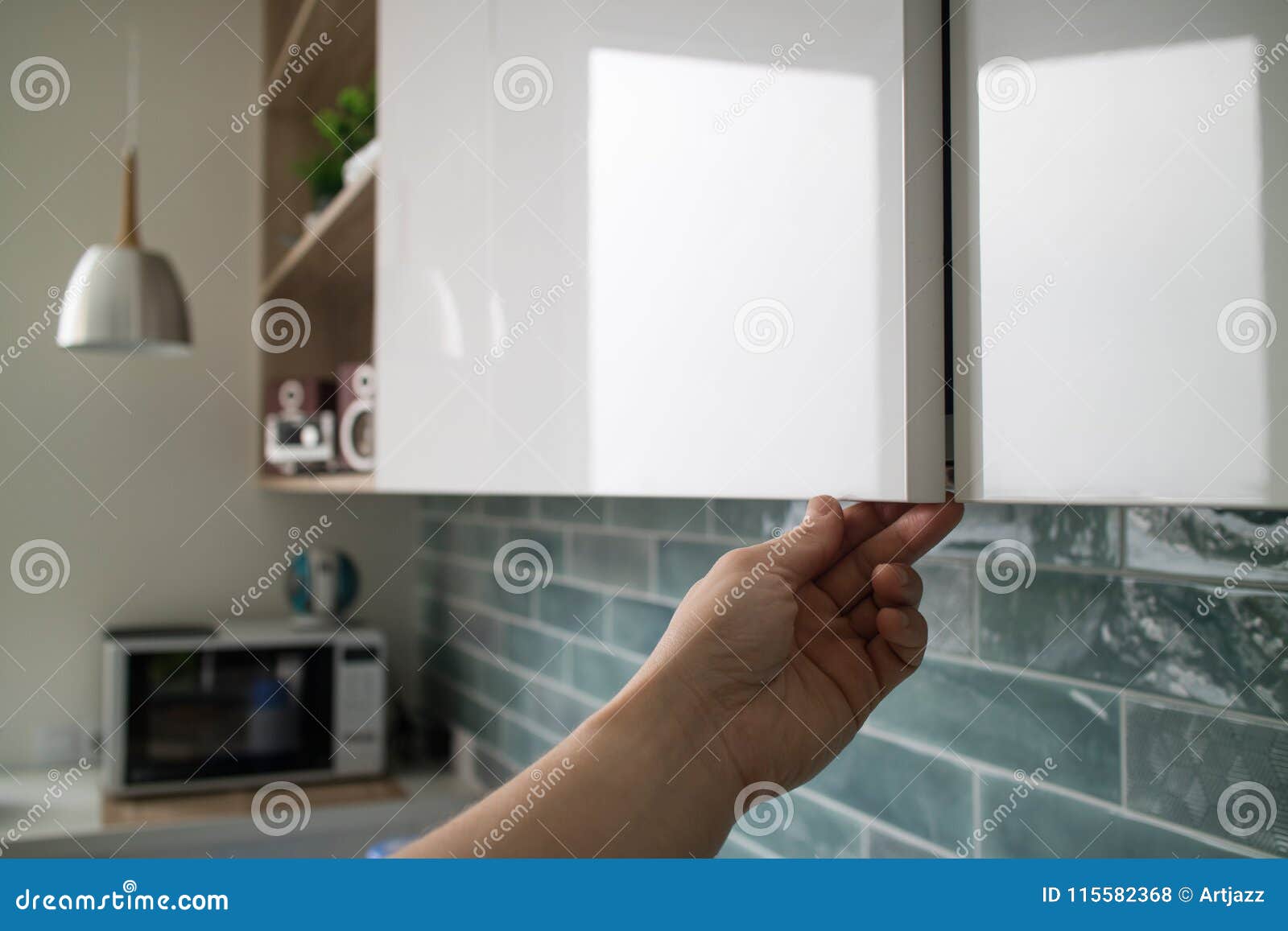 Kitchen Cabinet With Doors Without Handles