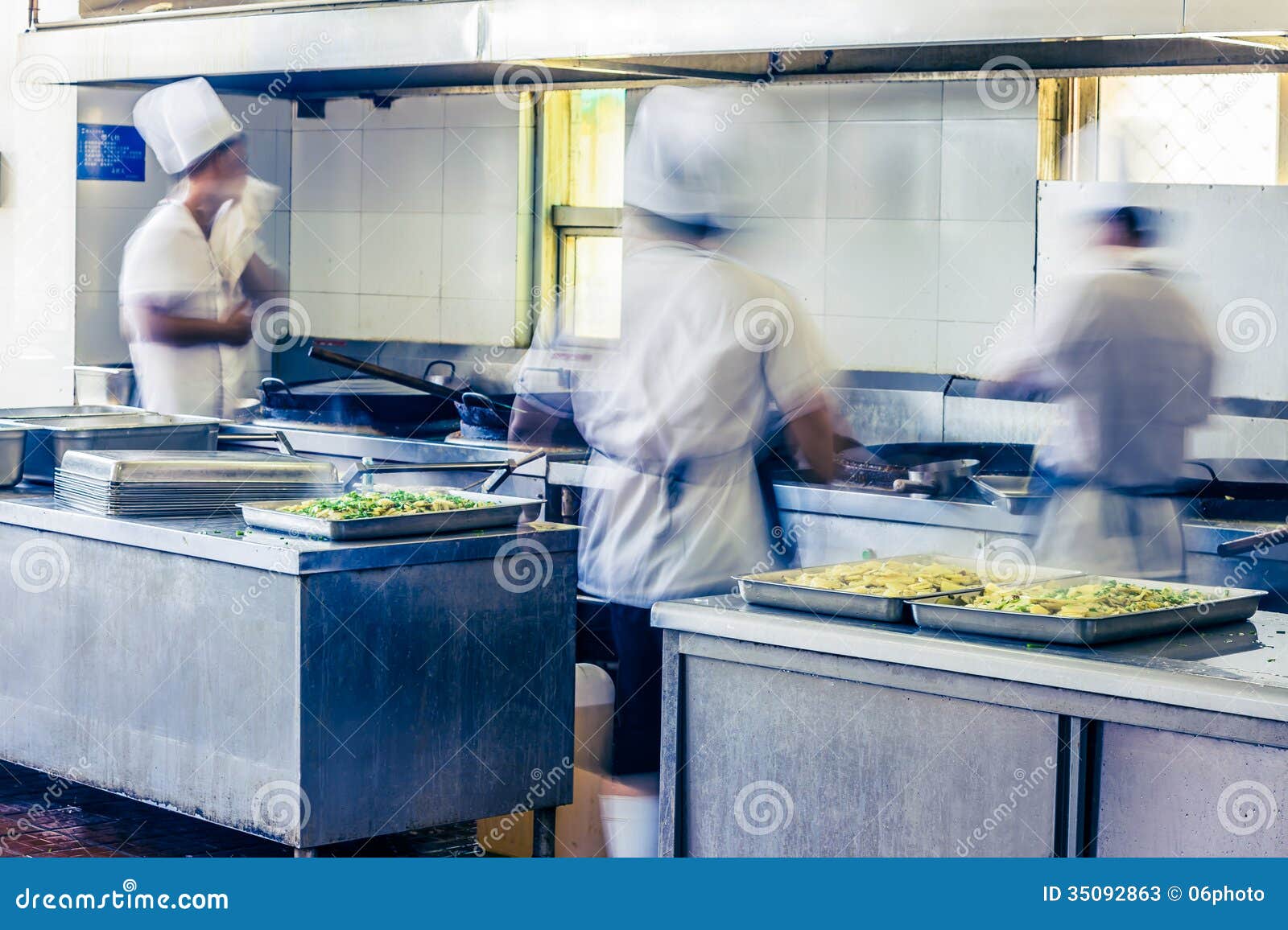 Kitchen of a Chinese Restaurant Stock Image - Image of chefs, expertise