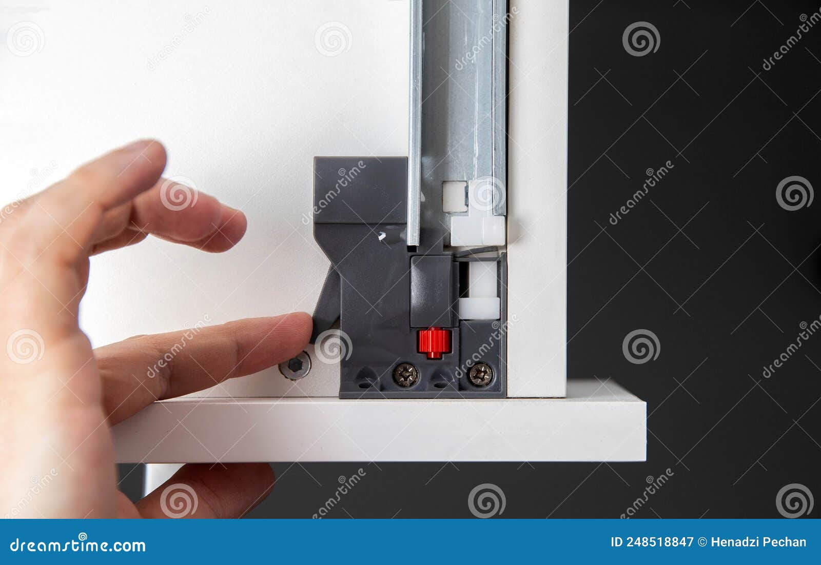 Kitchen Drawer with Full Extension Flushmounted Slides with Push To
