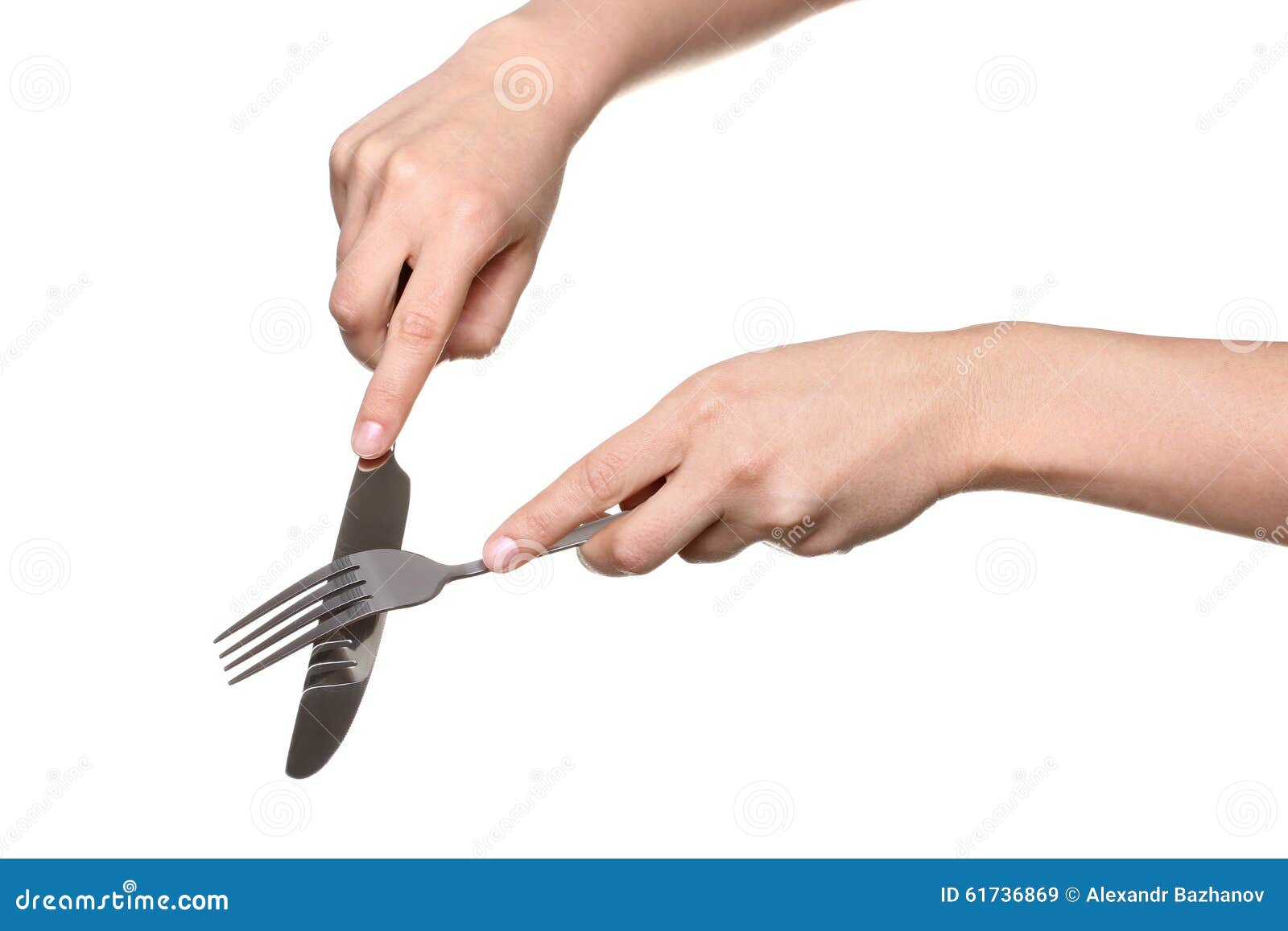 Ножик вилку или ложку не держите. Рука с вилкой. Руки с вилкой и ножом. Рука держит нож. Девушка держит вилку в руке.