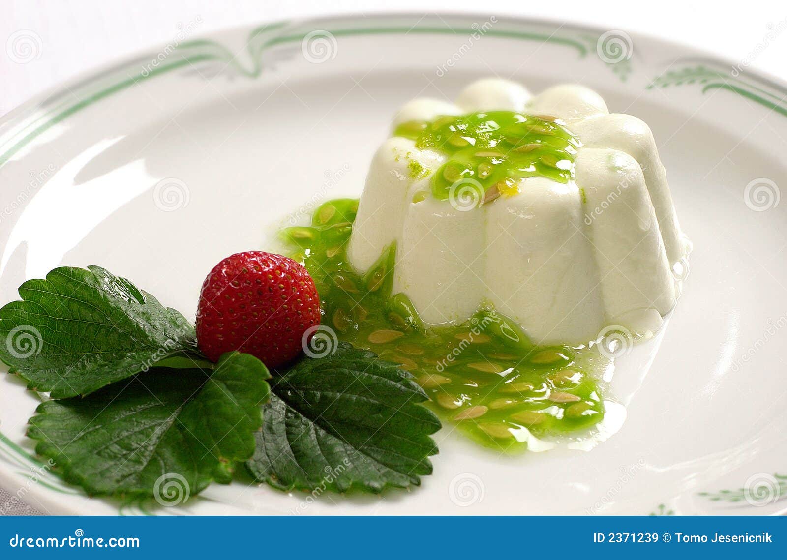 Kiwi cream stock image. Image of crunchy, cooking, tasty - 2371239