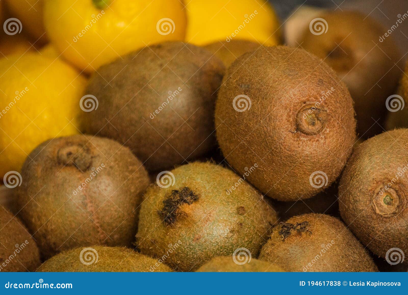 kiwi fruits background.fresh fruit kiwi texture.a lot of kiwi top view. raw food healthy concept