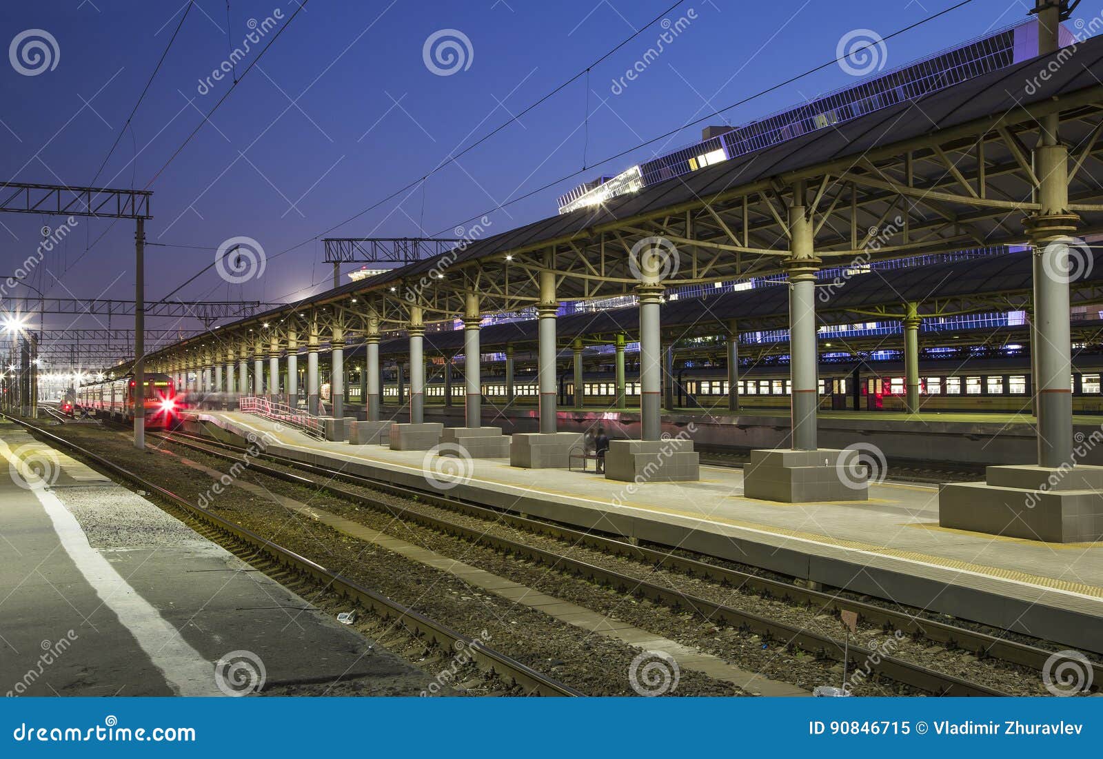 kiyevskaya railway station kiyevsky railway terminal, kievskiy vokzal at night --moscow, russia