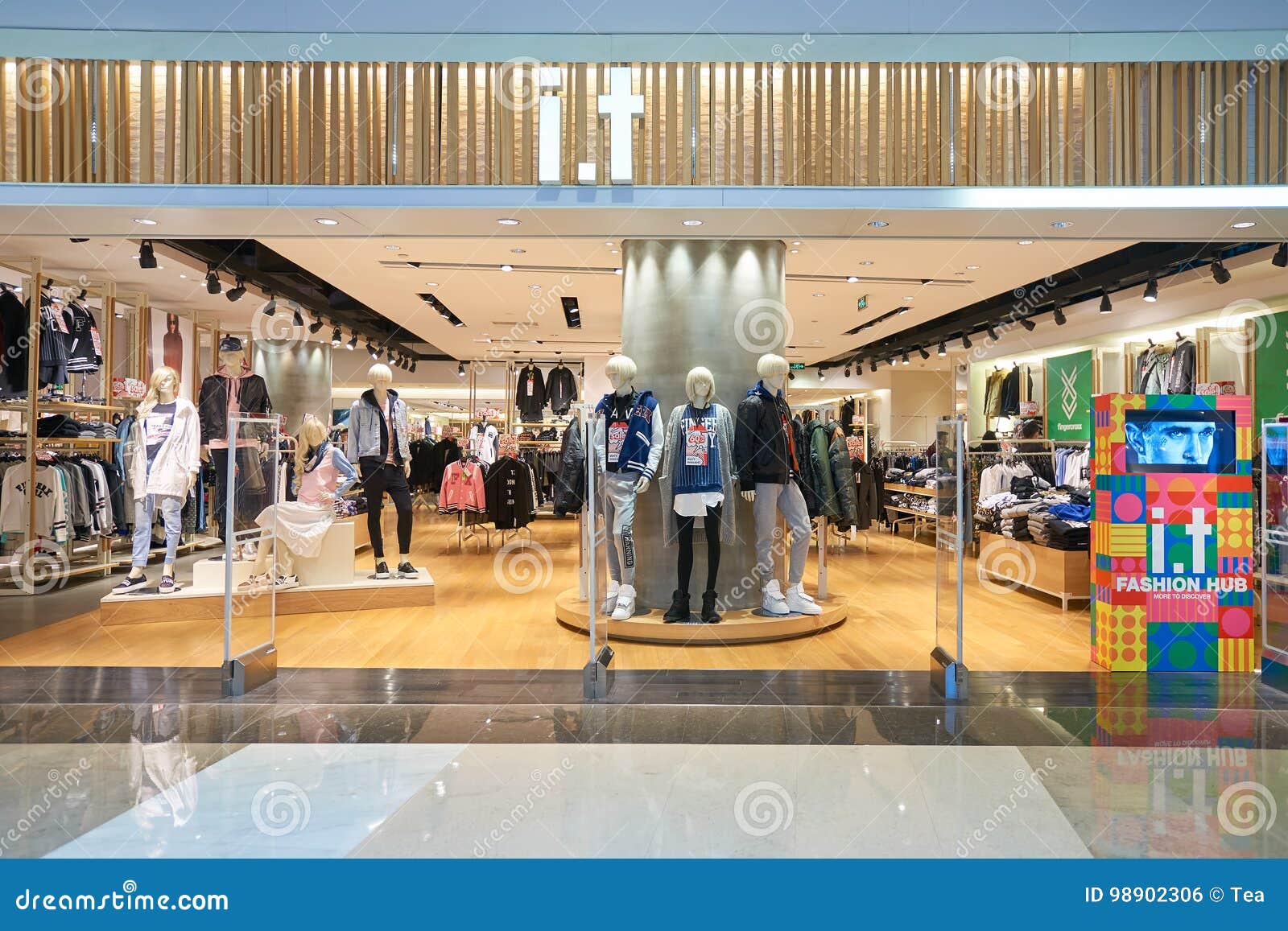 Kk Mall Stock Photos and Images - 123RF