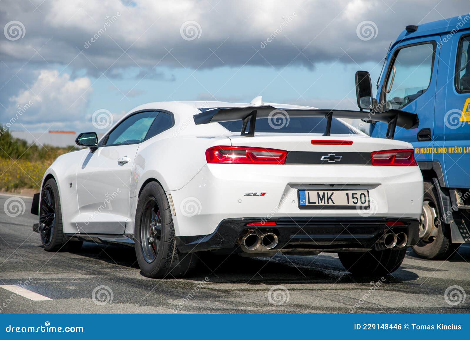 Chevrolet Camaro VI Convertible facelift 2018 ZL1 62 V8 660 Hp Automatic 2018 2019 2020 2021 thông số kỹ thuật đánh giá và giá lăn bánh mới nhất XEZii #28 Chevrolet Camaro VI Convertible facelift 2018 ZL1 62 V8 660 Hp Automatic 2018 2019 2020 2021 thông số kỹ thuật đánh giá và giá lăn bánh mới nhất XEZii