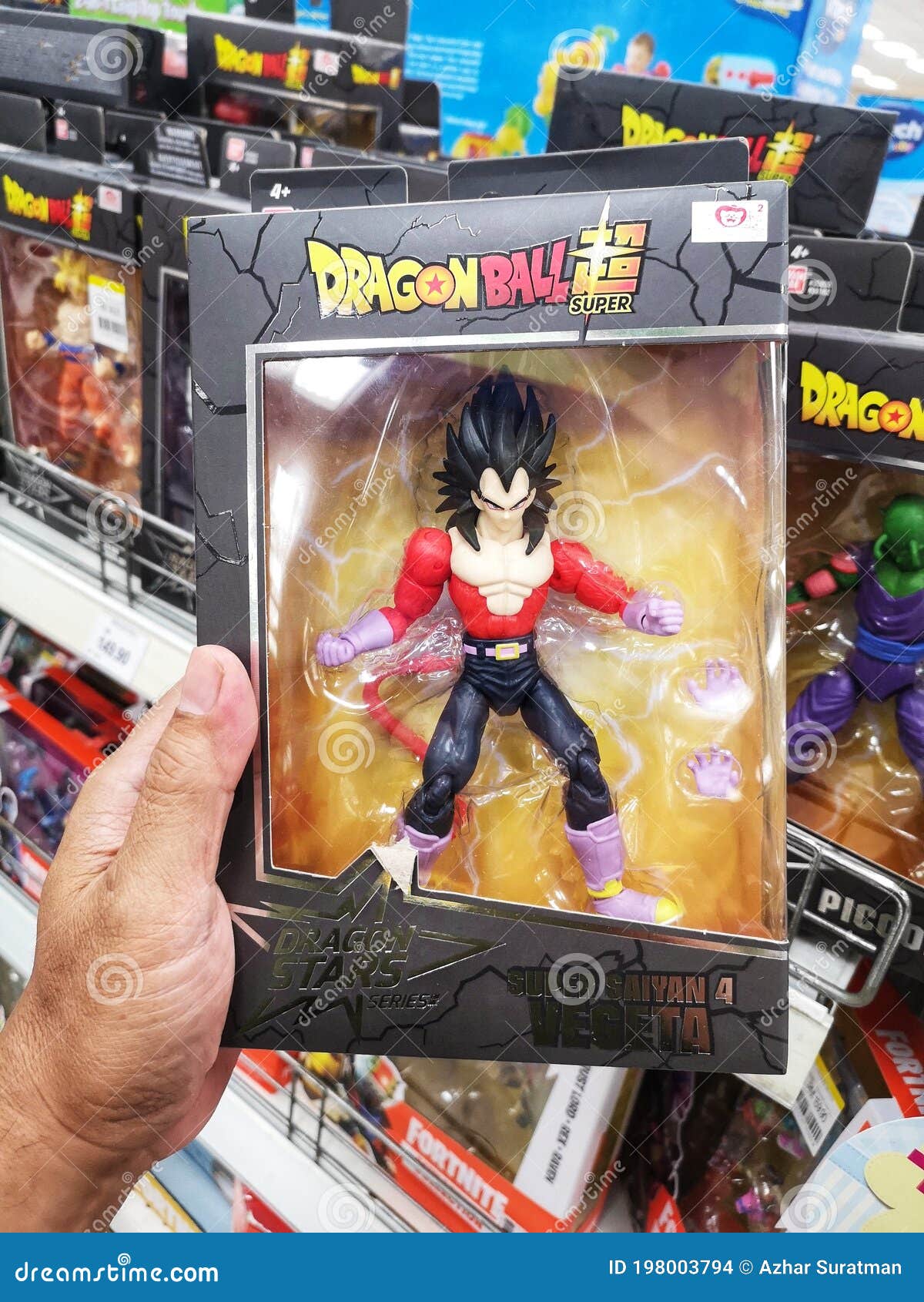 KLANG, MALÁSIA - 29 De Setembro De 2020 : Mão Segura Um Conjunto De Dragões  Ball Super Saiyan 3 Goku Toy Na Loja De Brinquedos De Foto de Stock  Editorial - Imagem de figurino, super: 198003998