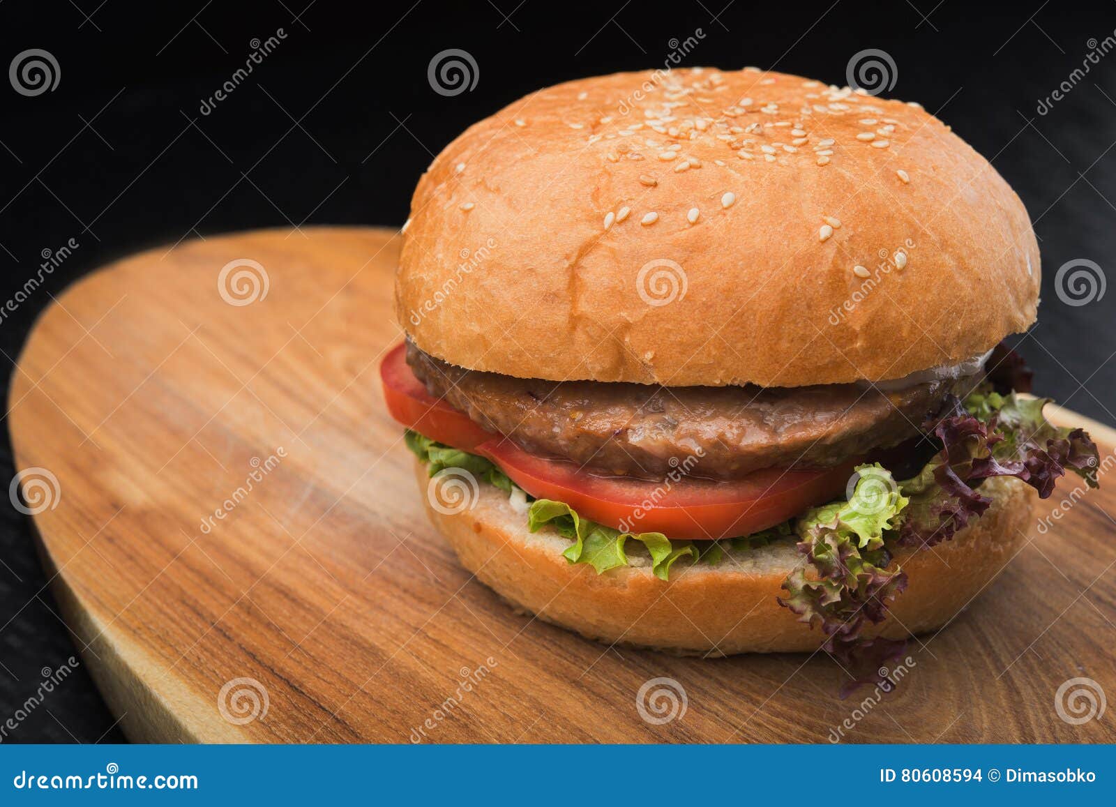 Klassischer Amerikanischer Burger Stockfoto - Bild von kopfsalat ...