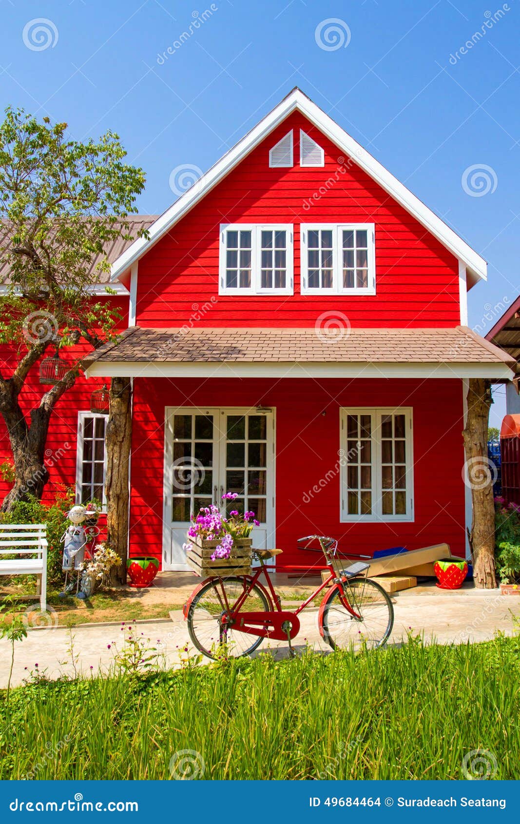 draagbaar Sortie nemen Klein Rood Huis stock foto. Image of deur, platteland - 49684464