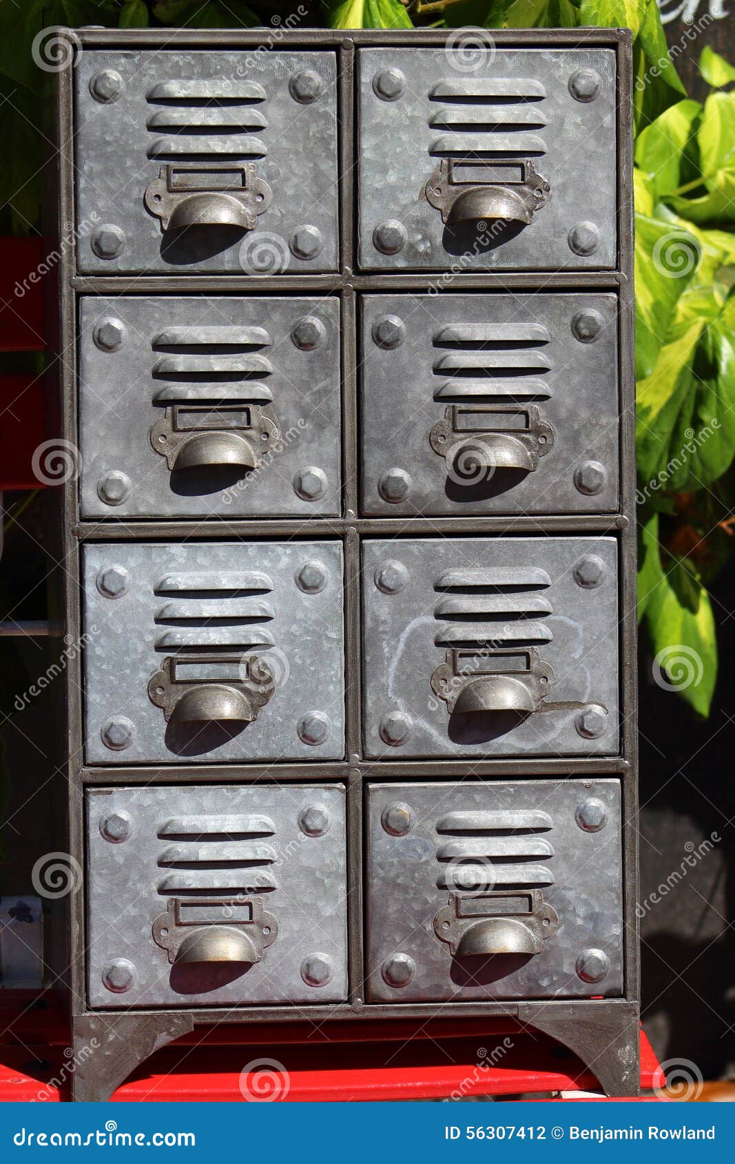 Kleiner Antiker Aktenschrank Stockfoto - Bild von schrank, archiv: 56307412