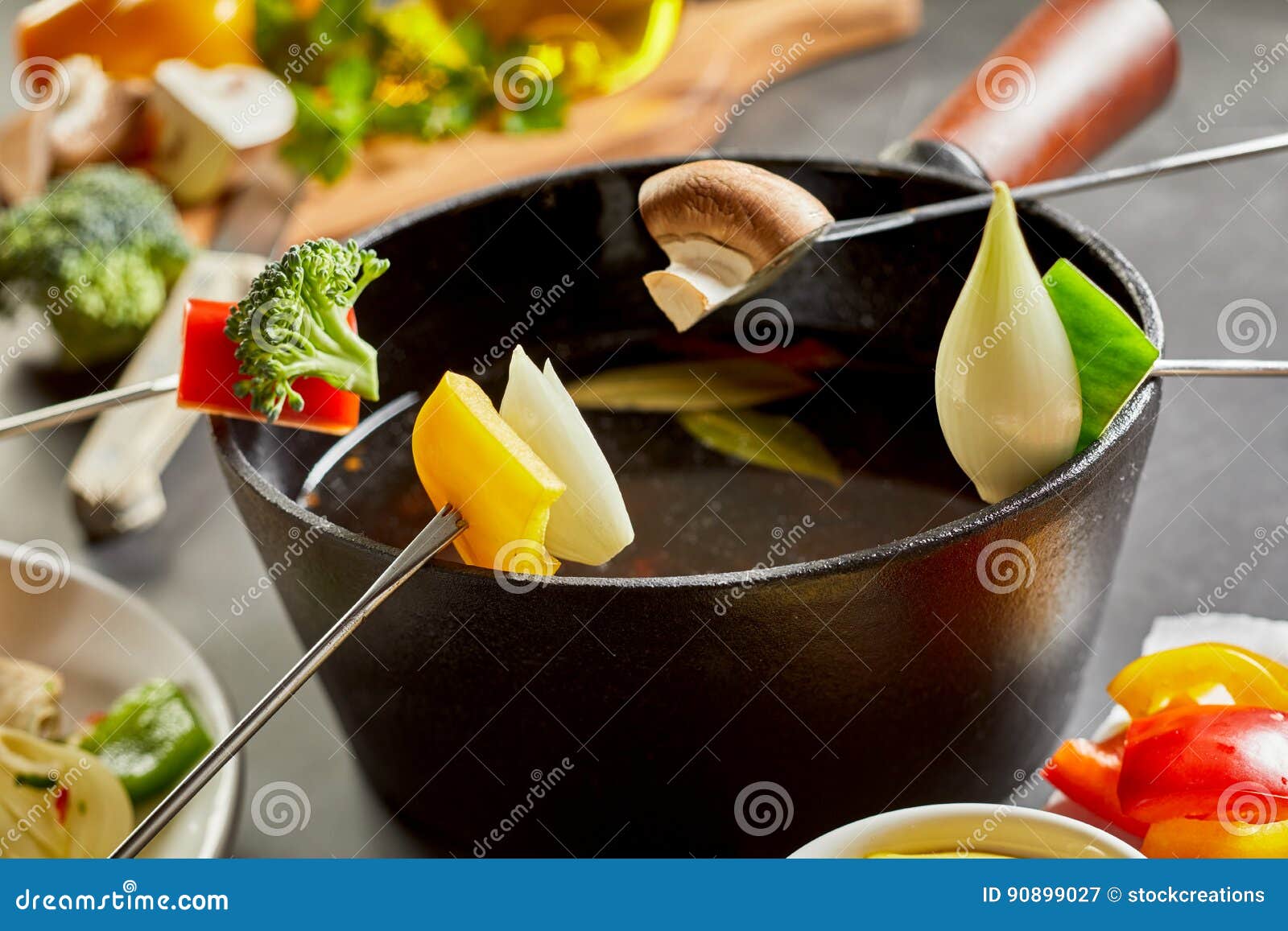 schudden Egoïsme dump Kleurrijke Gezonde Vegetarische Fondue Stock Afbeelding - Image of  broccoli, voedsel: 90899027