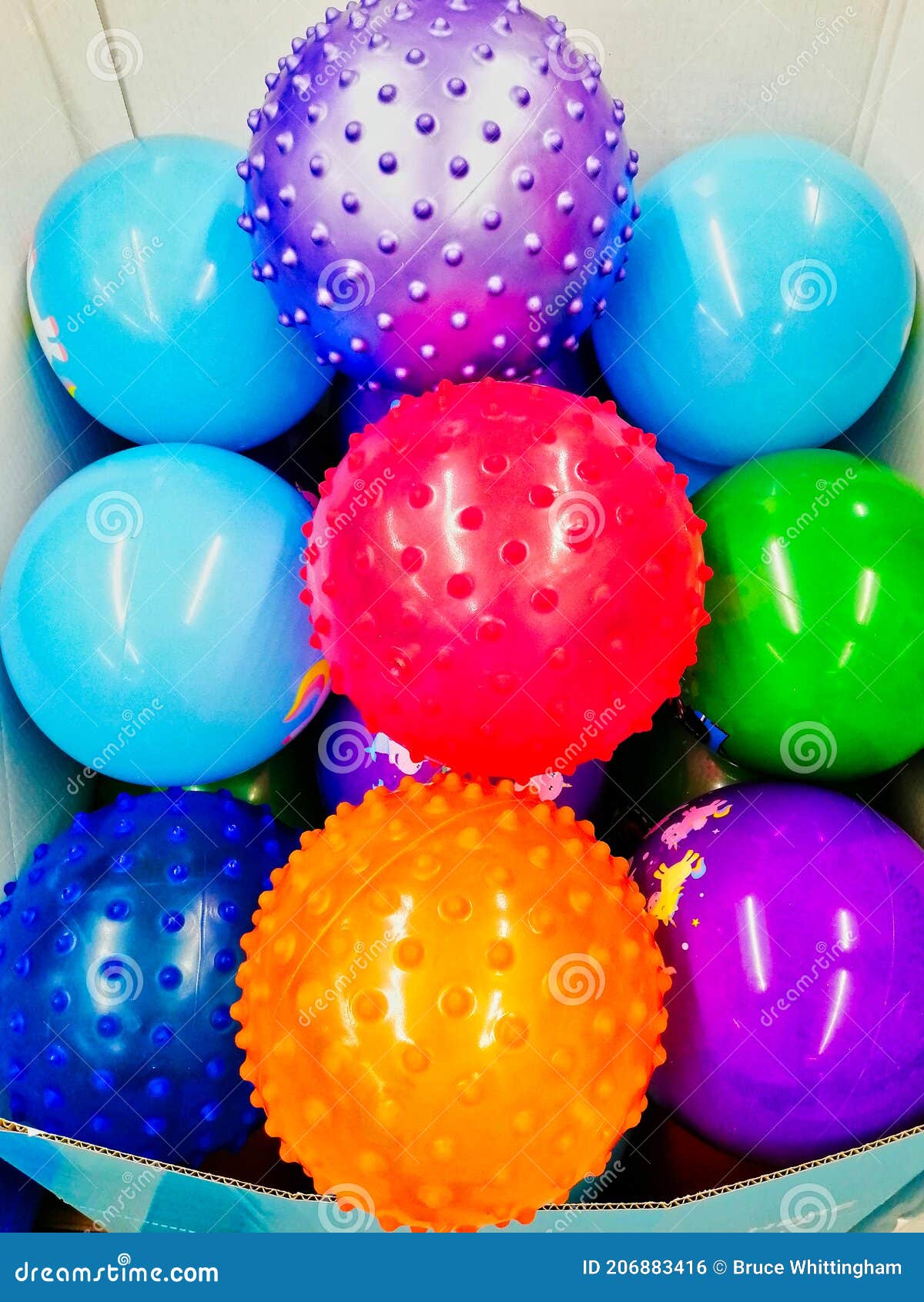 Speciaal Grappig Afleiden Kleurrijke Plastickinderen Spelen Ballen Stock Foto - Image of winkel,  knobbeltjes: 206883416