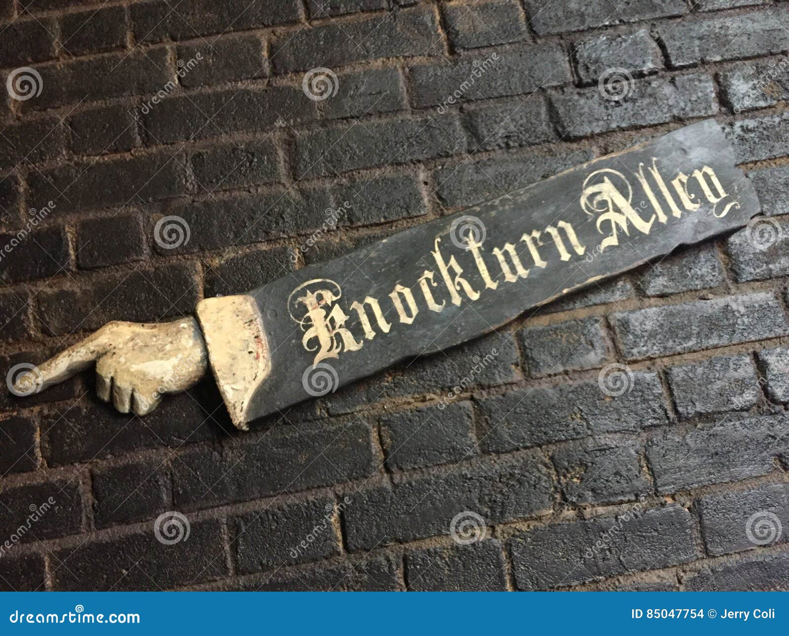 Knockturn Gasse Harry Potter World Redaktionelles Stockbild Bild Von Zeichen Angeordnet