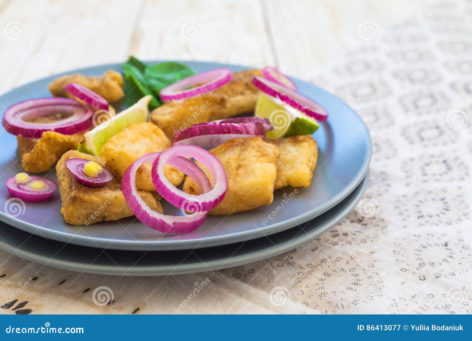 Knusperiger Gebratener Fische Tilapia Mit Kalk Und in Essig Eingelegter ...