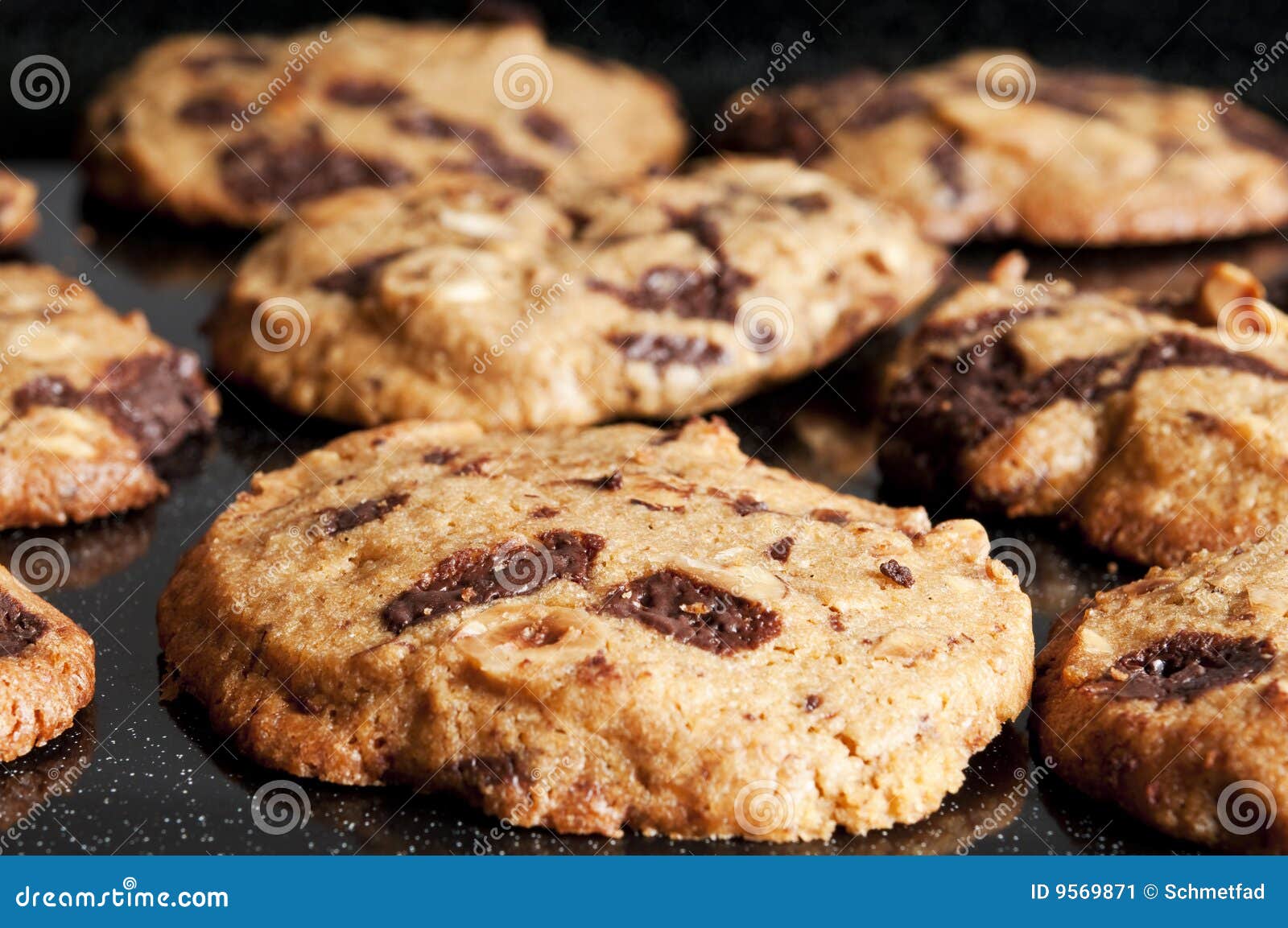 Sluit omhoog van koekjes op een bakvorm