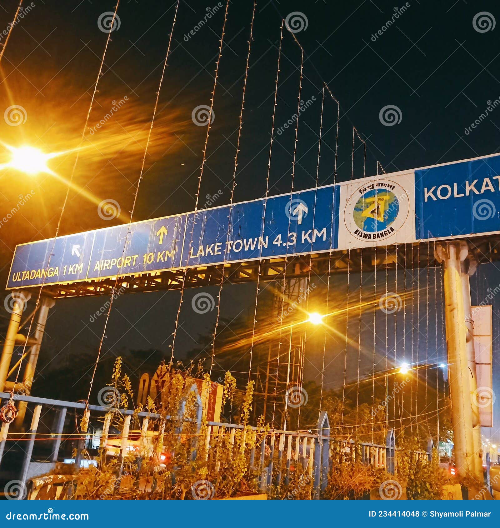 Kolkata road signs editorial stock photo. Image of kolkata 234414048