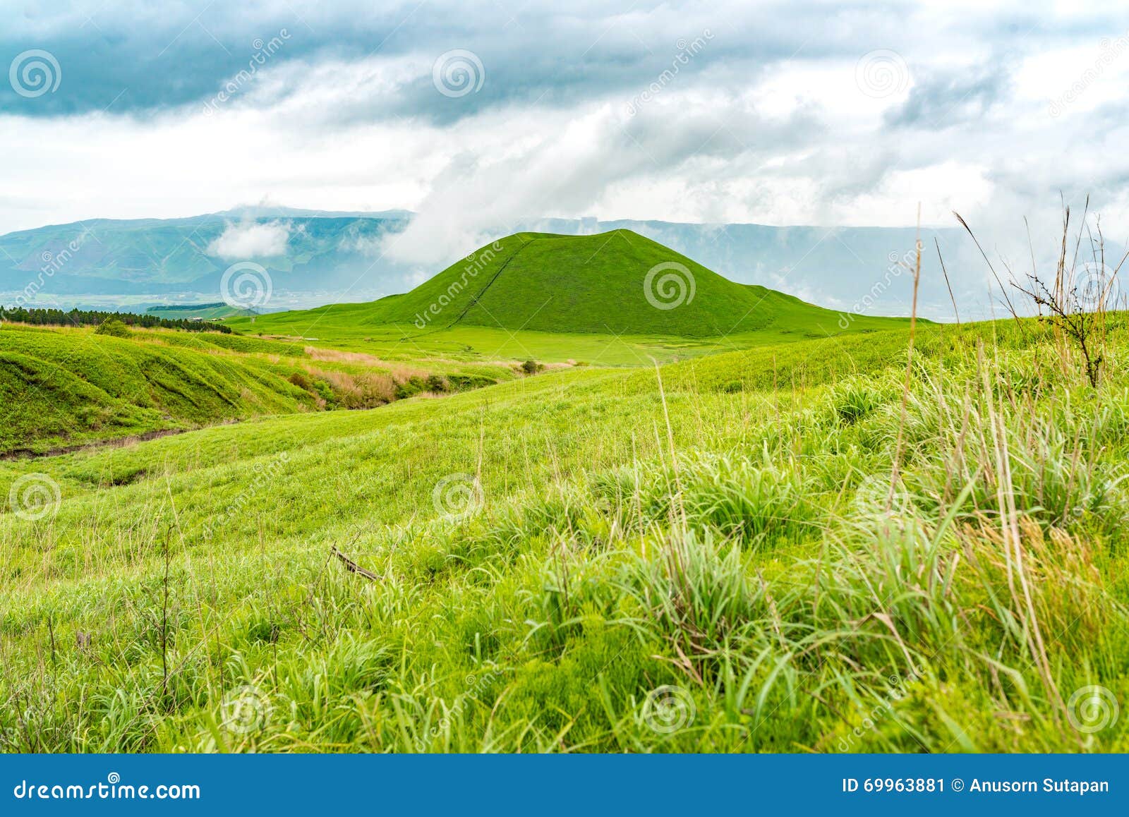 Komezuka Volcanic Cone In Mt Aso Area Stock Image Image Of Outdoor Travel