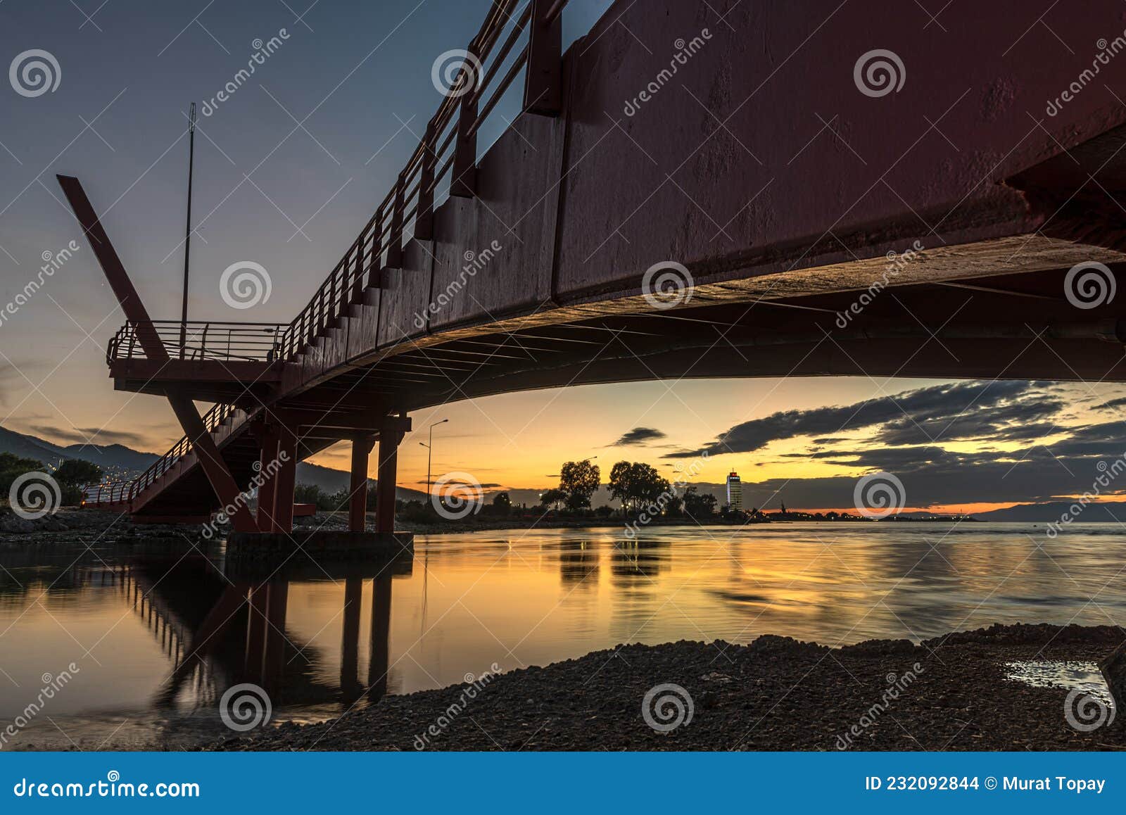 sunset and cycling at baris manco bridge