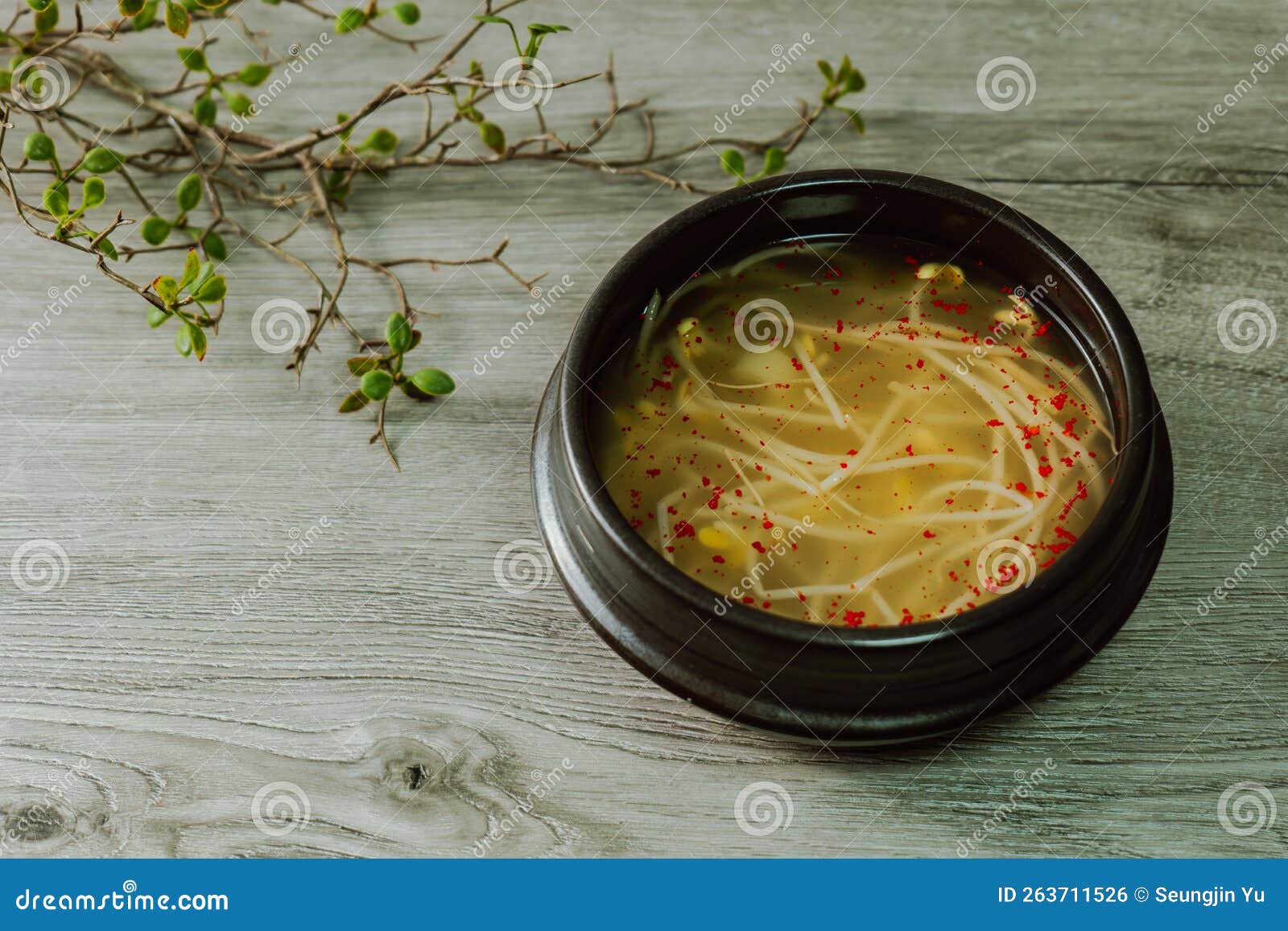 Kongnamulguk Koreanische Bohnensprosssuppe Stockfoto - Bild von ...