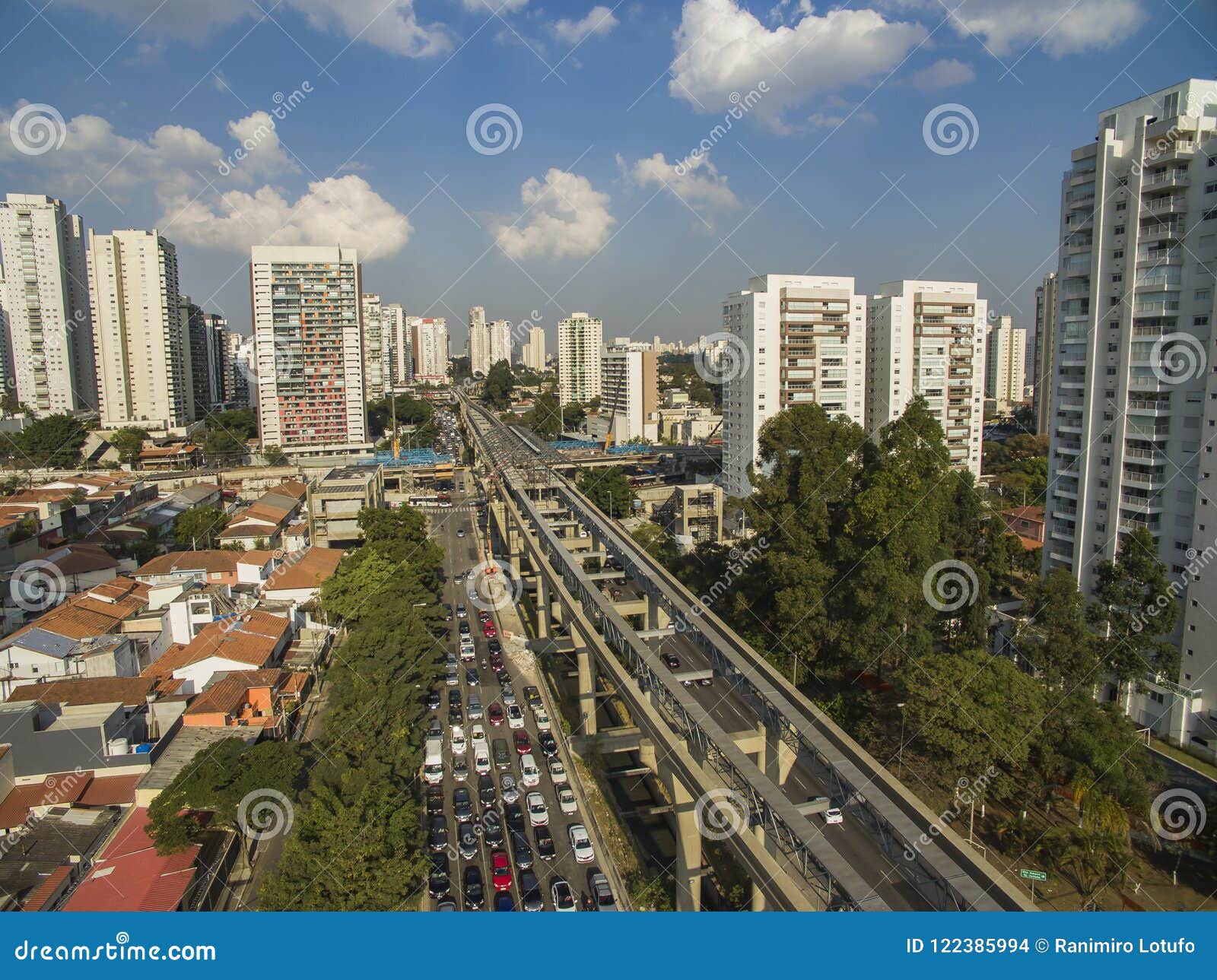 Konstruktion av enskenig järnvägsystemet, enskenig järnväglinje guld` för ` 17, avenida Jornalista Roberto Marinho, SÃ£o Paulo, Brasilien, Sydamerika Amerika