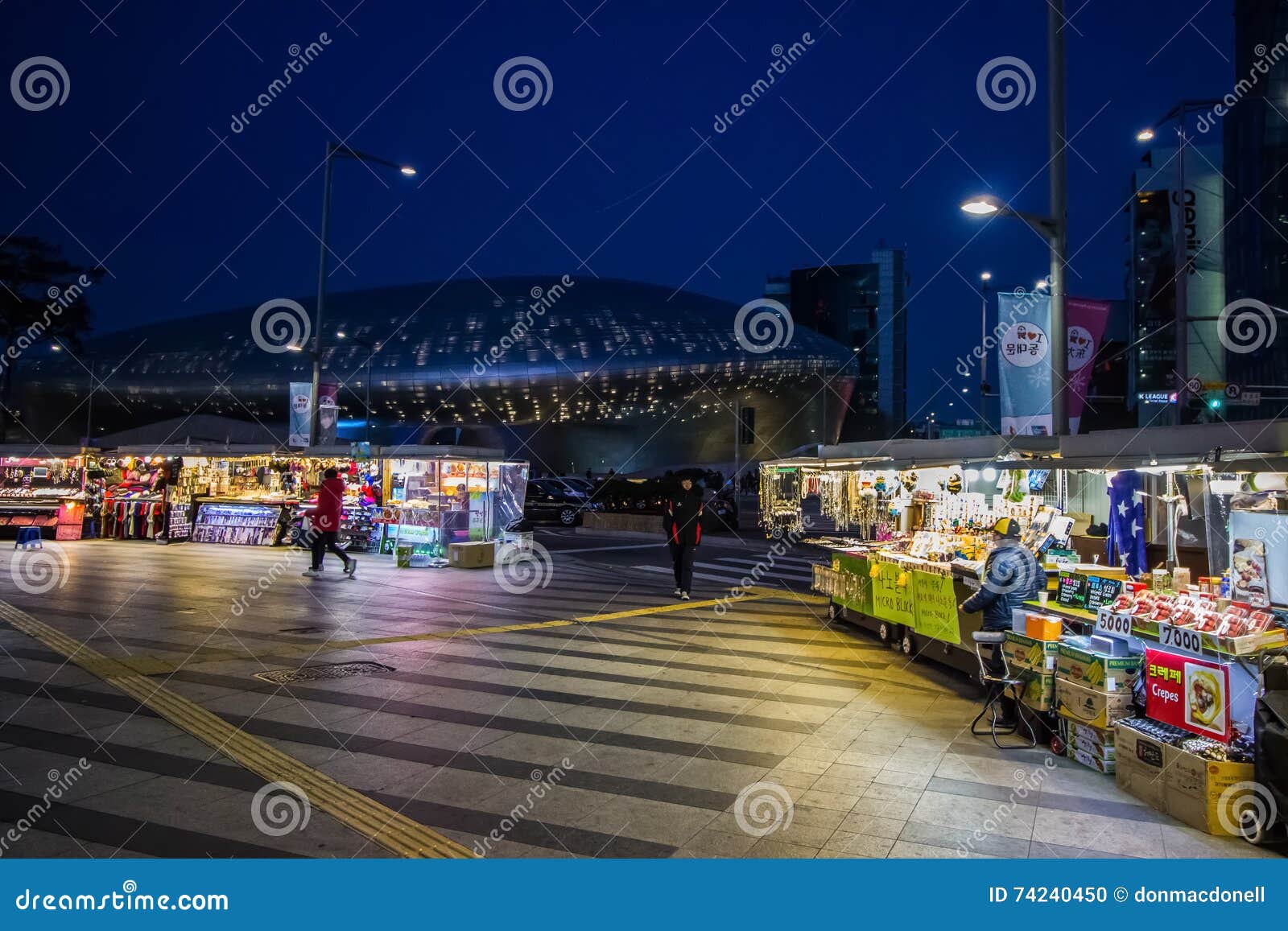 Korean Street Vendors with Dongdaemun Plaza, DDP, Seoul, South Korea
