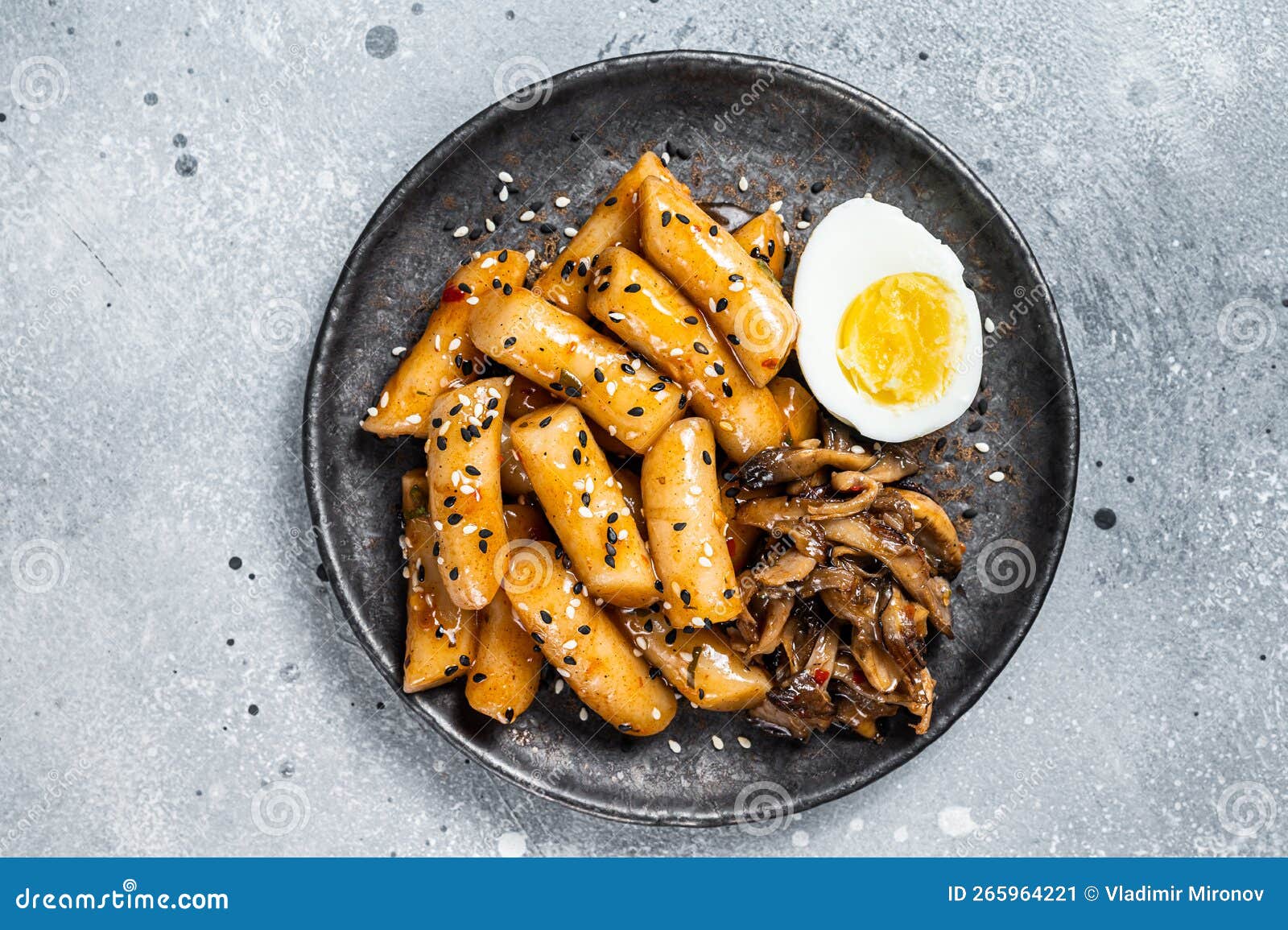 Tteokbokki - gnocchi di riso coreani in salsa piccante