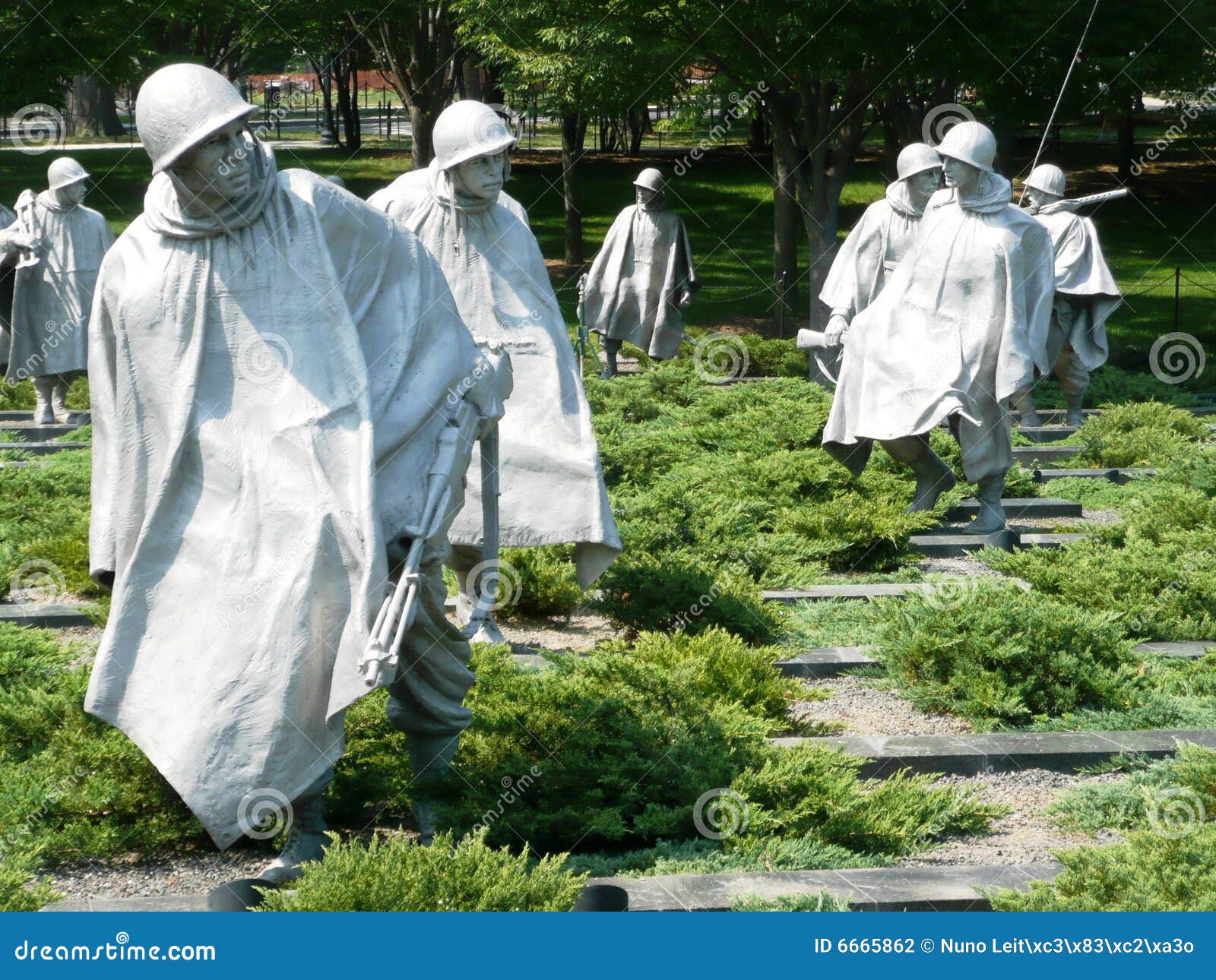 Korean War Memorial editorial photography. Image of navy 6665862
