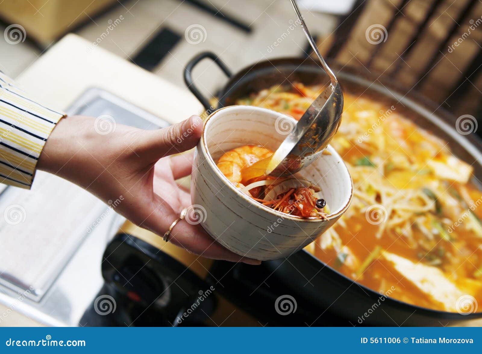 Koreanische Suppe stockfoto. Bild von nahrung, essen, küche - 5611006