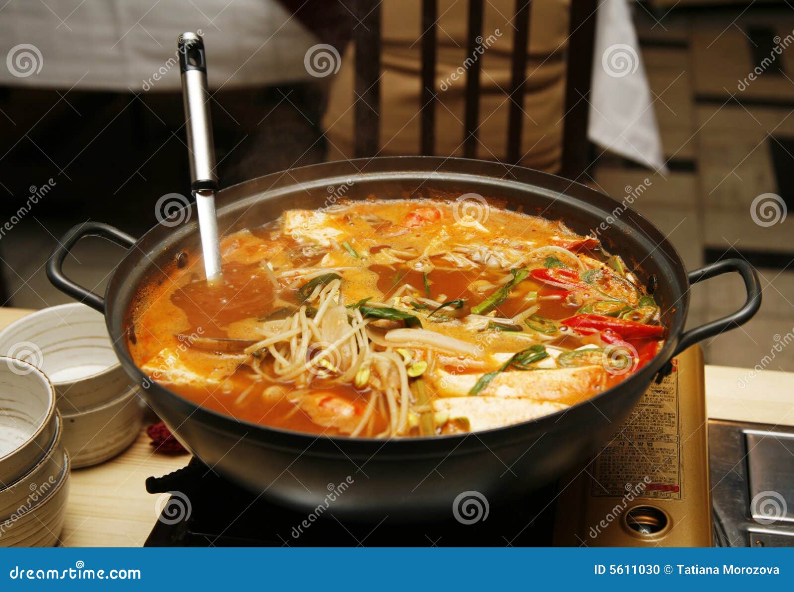 Koreanische Suppe stockfoto. Bild von hungrig, kochen - 5611030