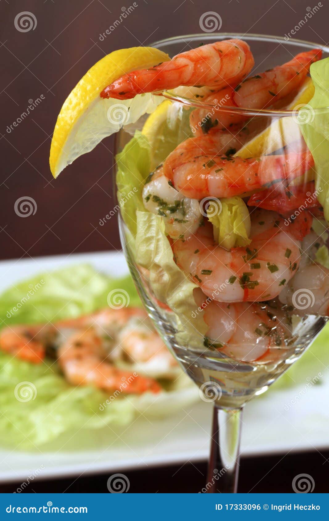 Krabbencocktail stockfoto. Bild von frisch, glas, vertikal - 17333096 Krabbencocktail stockfoto. Bild von frisch, glas, vertikal - 17333096