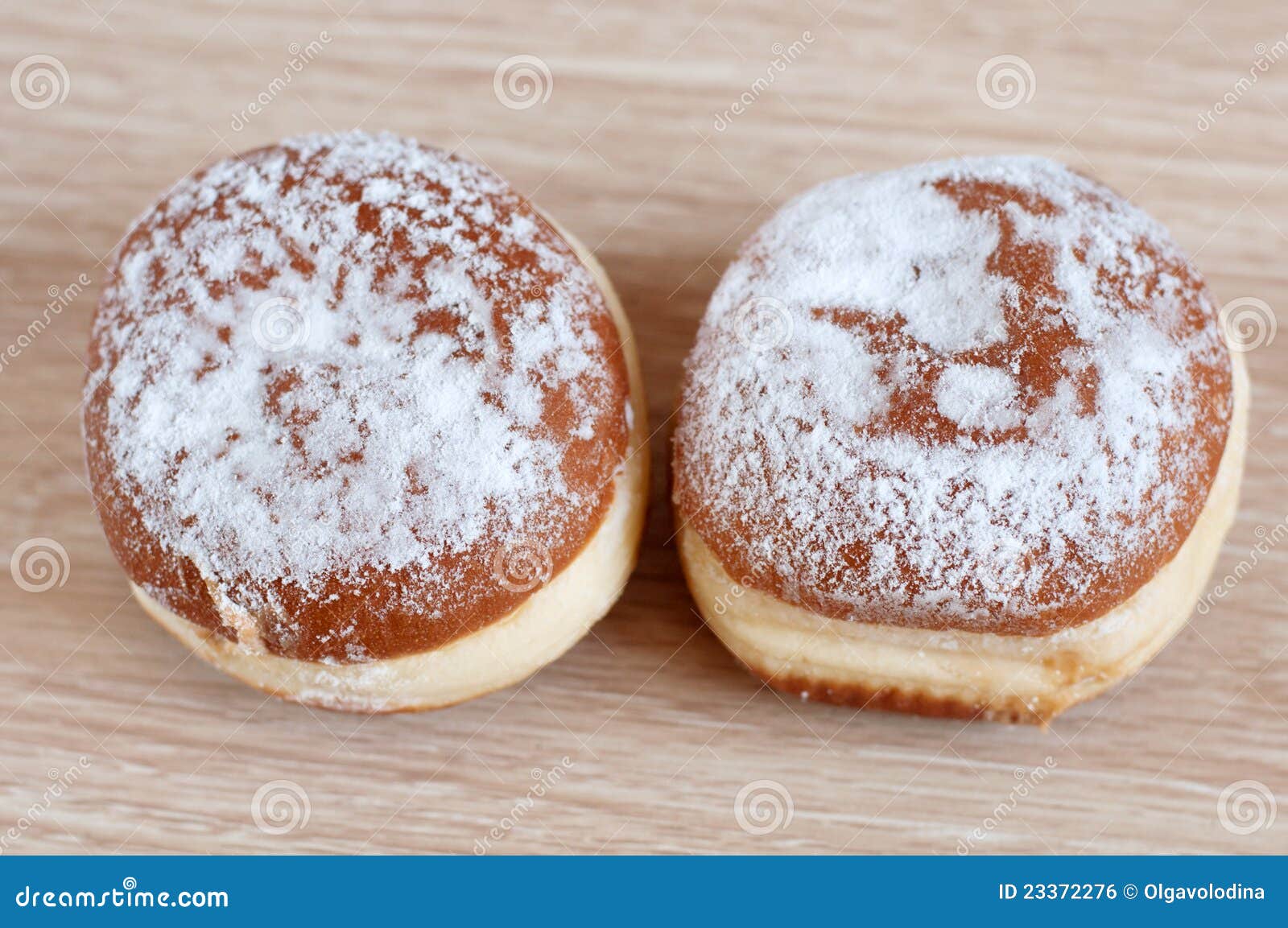 Krapfen gespritzt stockfoto. Bild von zucker, nahrung - 23372276