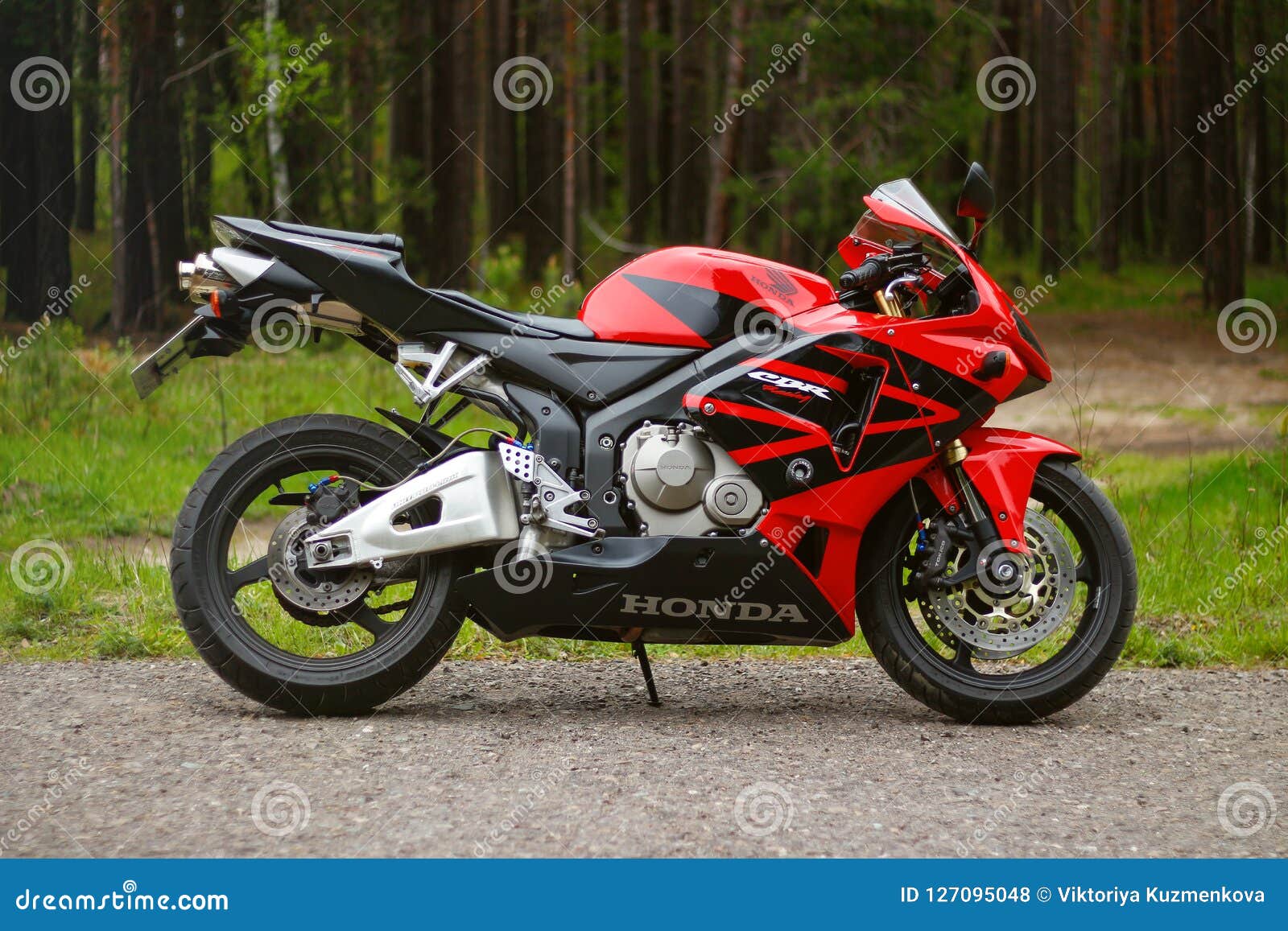 pic Honda Cbr 600 Rr 2021 Negra https es dreamstime com krasnoyarsk rusia de mayo sportbike rojo y negro honda cbr rr pc image127095048