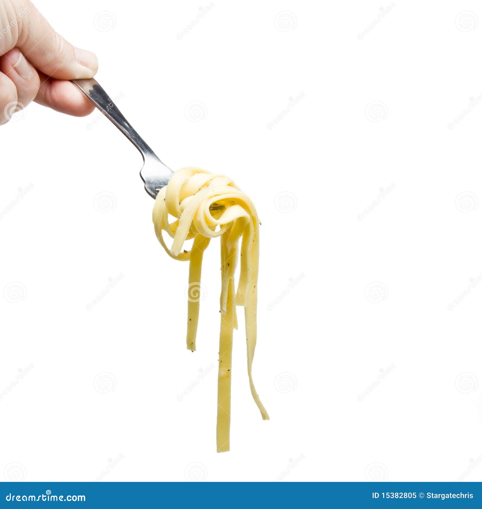 Kryddad pasta. Mot gaffel saltar isolerade för pastapeppar för olja olive band kastad white