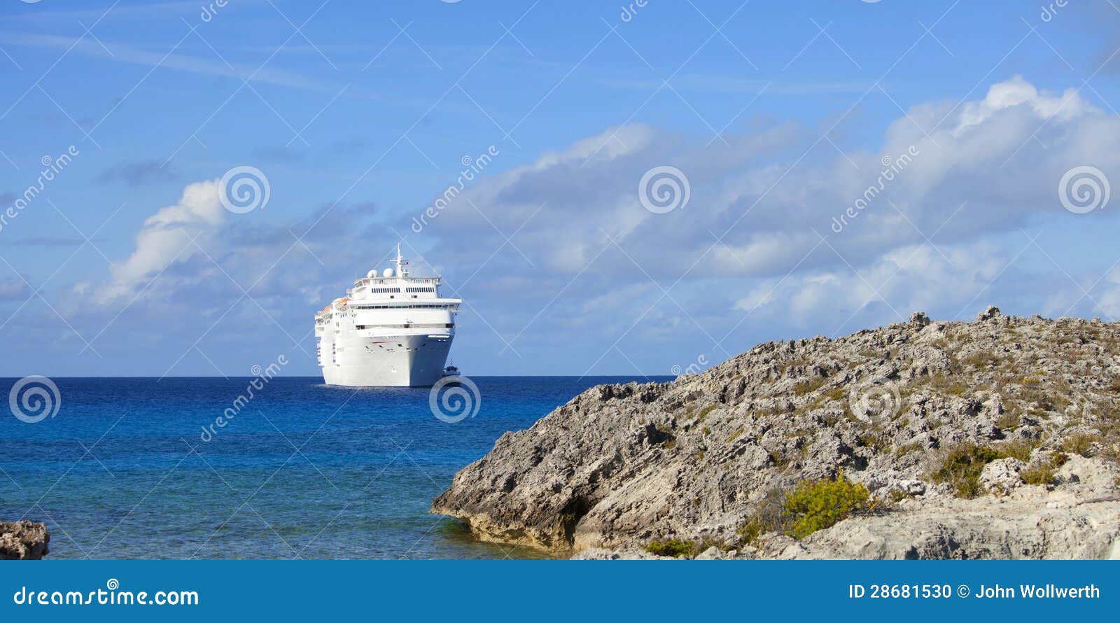 Kryssningship av bahamasna. Kryssningship och anbud av bahamasna