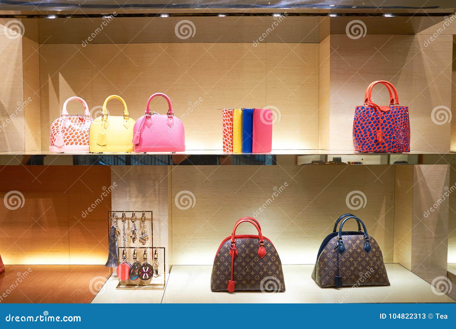 Suria KLCC editorial stock photo. Image of centre, lumpur - 104822313