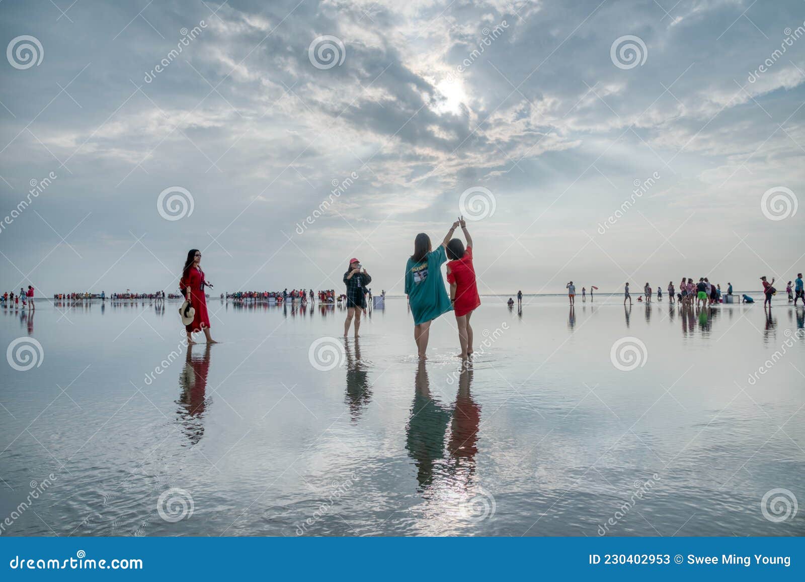 Scene Of Crowded Tourists Having A Joyness Time At The Open Beach At Sasaran Beach Also Known As Sky Mirror Popular Local Attract Editorial Stock Photo Image Of Couple Excitement 230402953