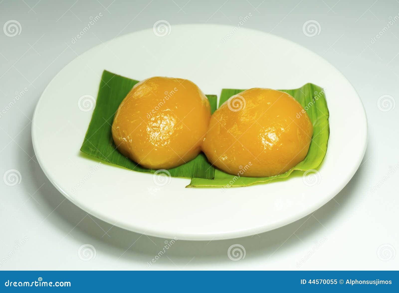 kueh nyonya or nyonya pastry