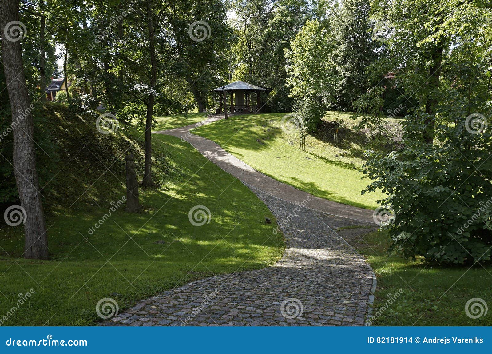 Kuldiga, Latvija zdjęcie stock. Obraz złożonej z greenfield 82181914