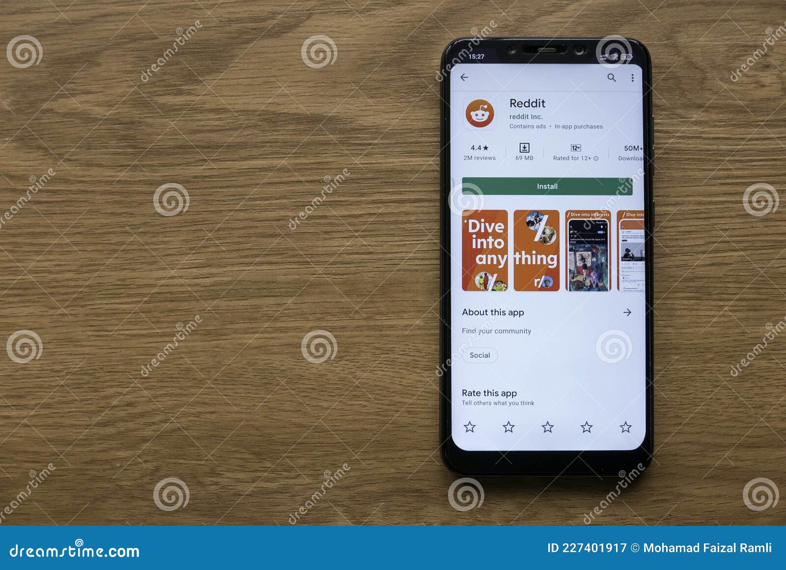 KULIM, MALAYSIA CIRCA AUGUST, 2021 a Mobile Phone with Reddit